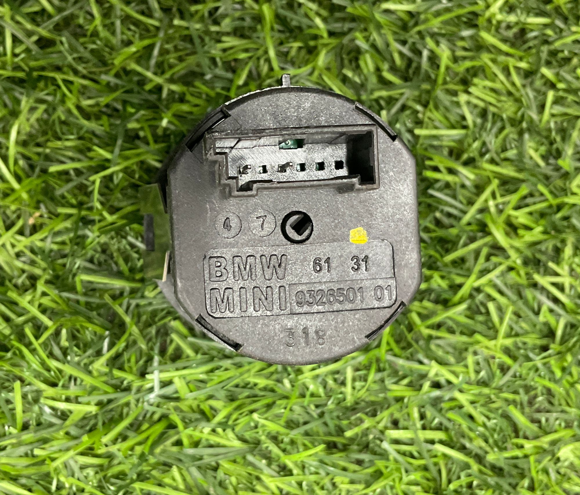 https://ycs.partsauto.market/partsauto-images/thmbs/userImages/h353NjtZg3VDP19b5HMt7LlpbQ93/part/4c946b2e-386d-43fd-b878-45916bf122d8_1742368939527.jpg