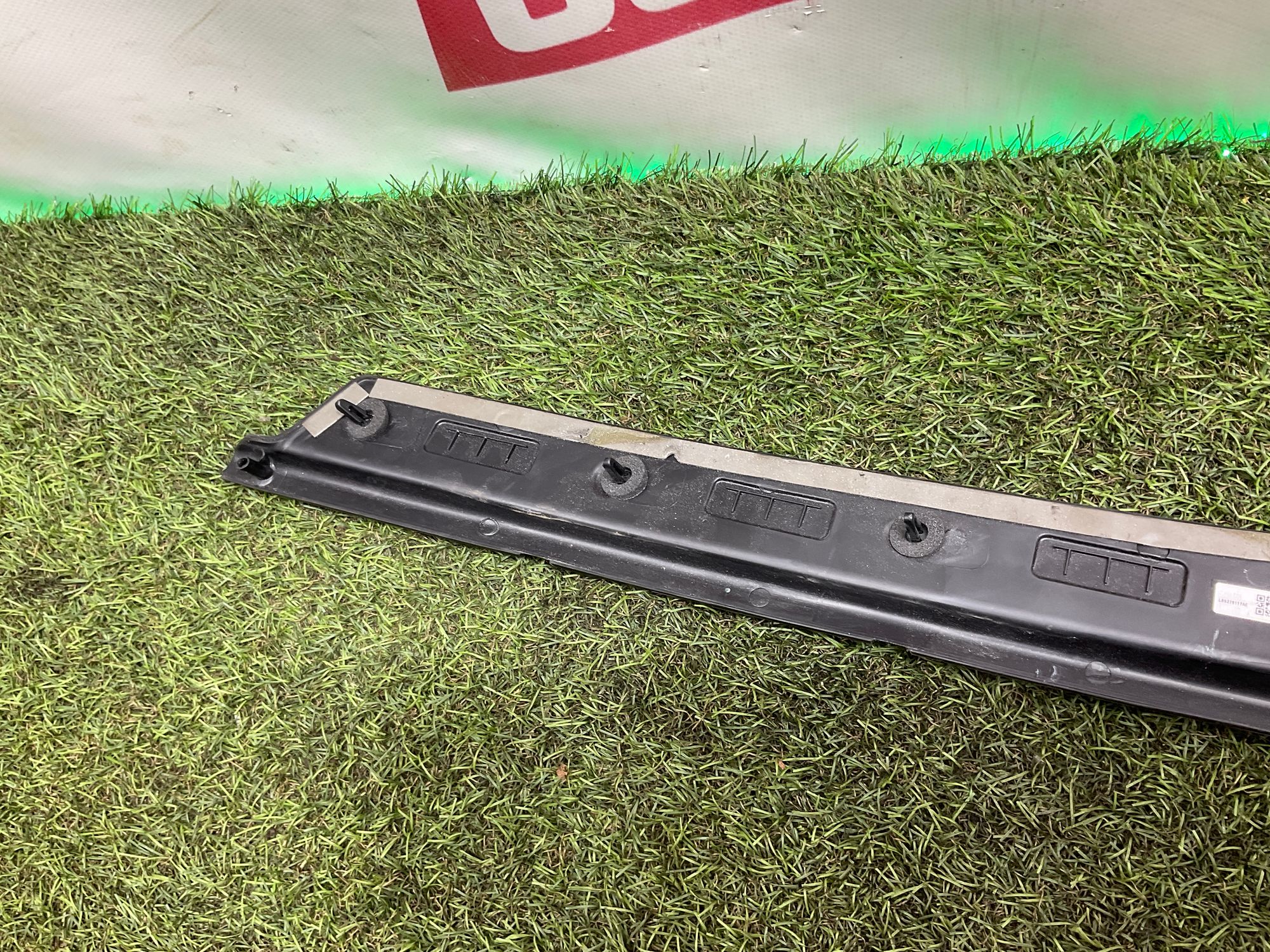 Накладка стойки кузова центральная левая Land Rover Defender L663 II 2022, 8000 рублей, Москва