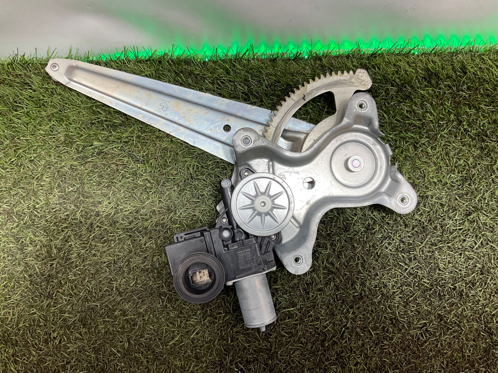 Стеклоподъемник задней правой двери Toyota Land Cruiser 200 рестайлинг 2 (2015—2023) 2017, 4000 рублей, Москва