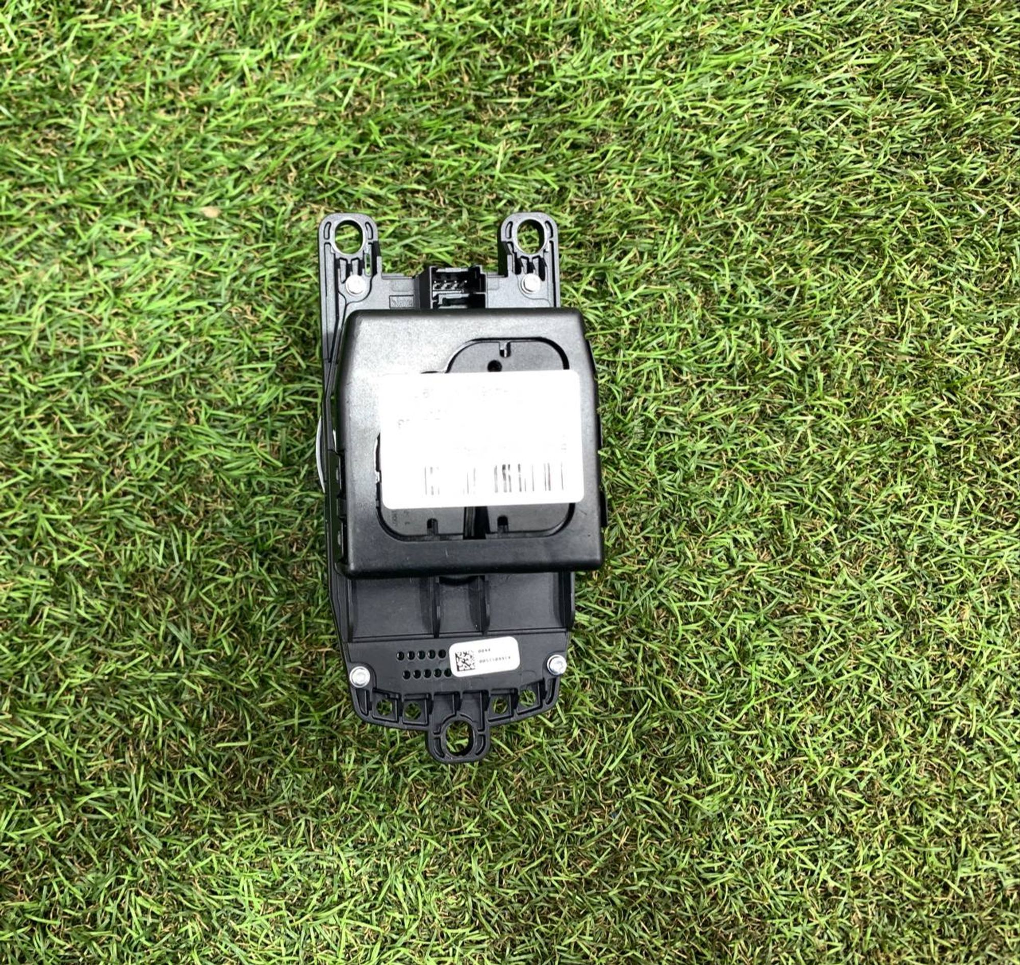 https://ycs.partsauto.market/partsauto-images/thmbs/userImages/h353NjtZg3VDP19b5HMt7LlpbQ93/part/4d6d4160-0b7a-419a-9ea7-bfe233415336_1715092067721.jpg