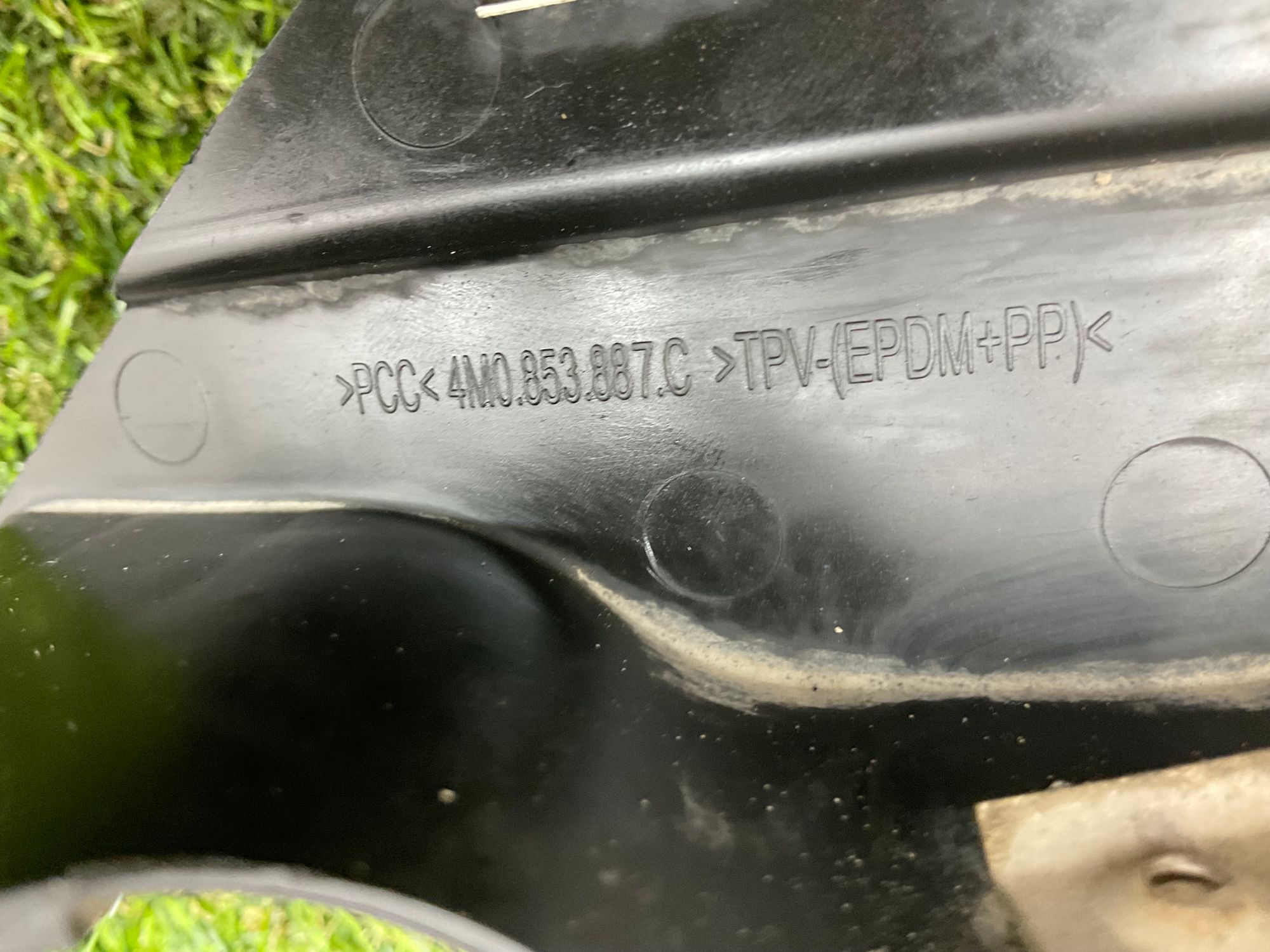 https://ycs.partsauto.market/partsauto-images/thmbs/userImages/h353NjtZg3VDP19b5HMt7LlpbQ93/part/4d871129-638d-46e1-99b1-45c308233229_1786022780772.jpg