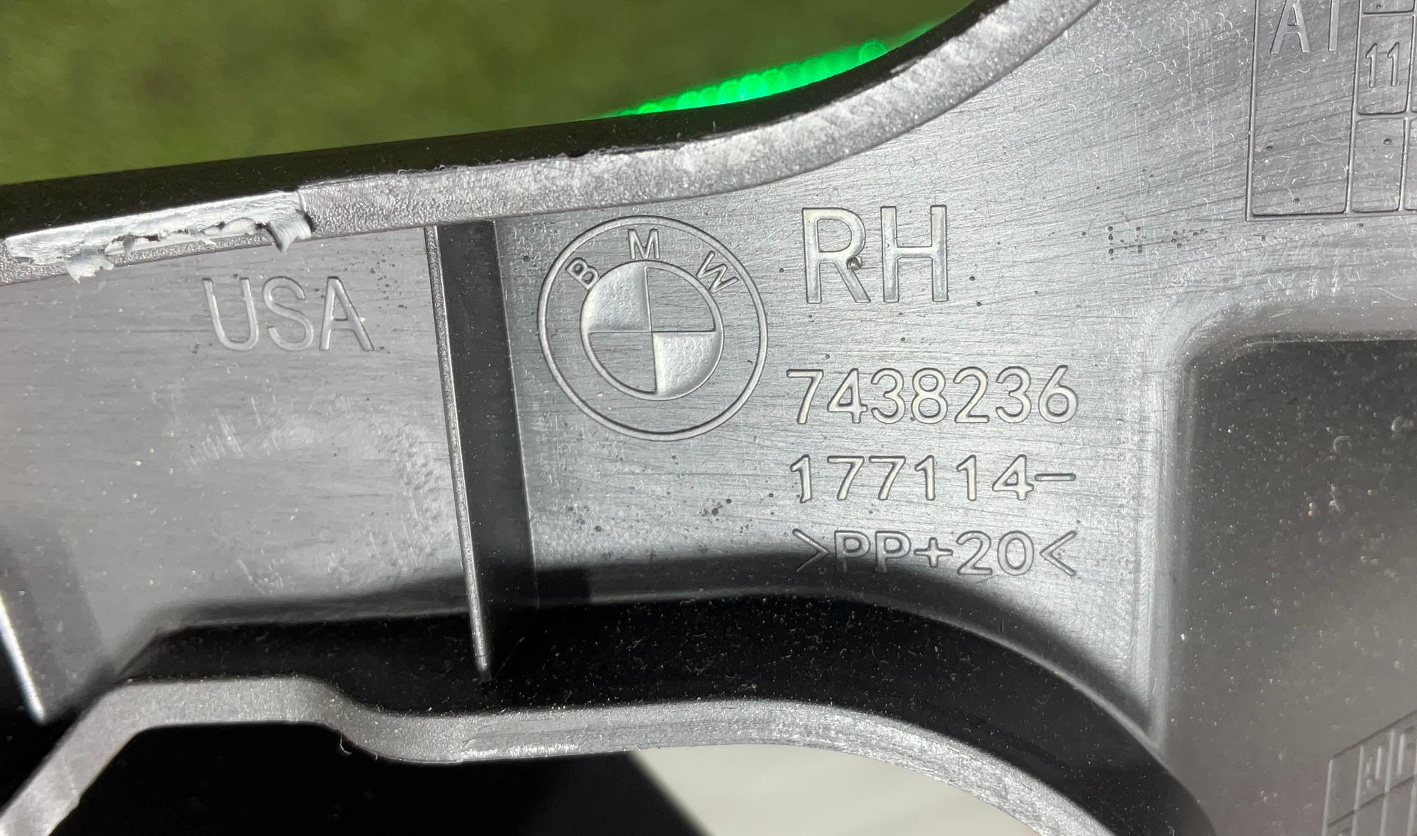 Кронштейн пола багажника правый BMW X5 G05 2022, 2000 рублей, Москва