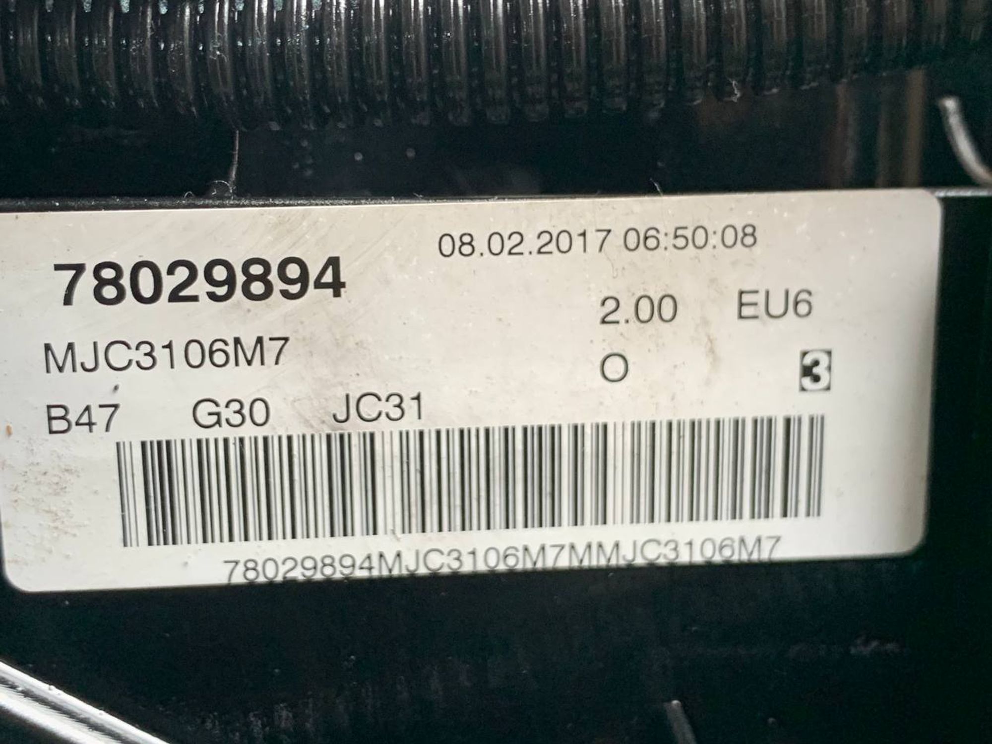 https://ycs.partsauto.market/partsauto-images/thmbs/userImages/h353NjtZg3VDP19b5HMt7LlpbQ93/part/4d92d299-6d9c-4614-b413-82dfb22928be_1729934270534.jpg