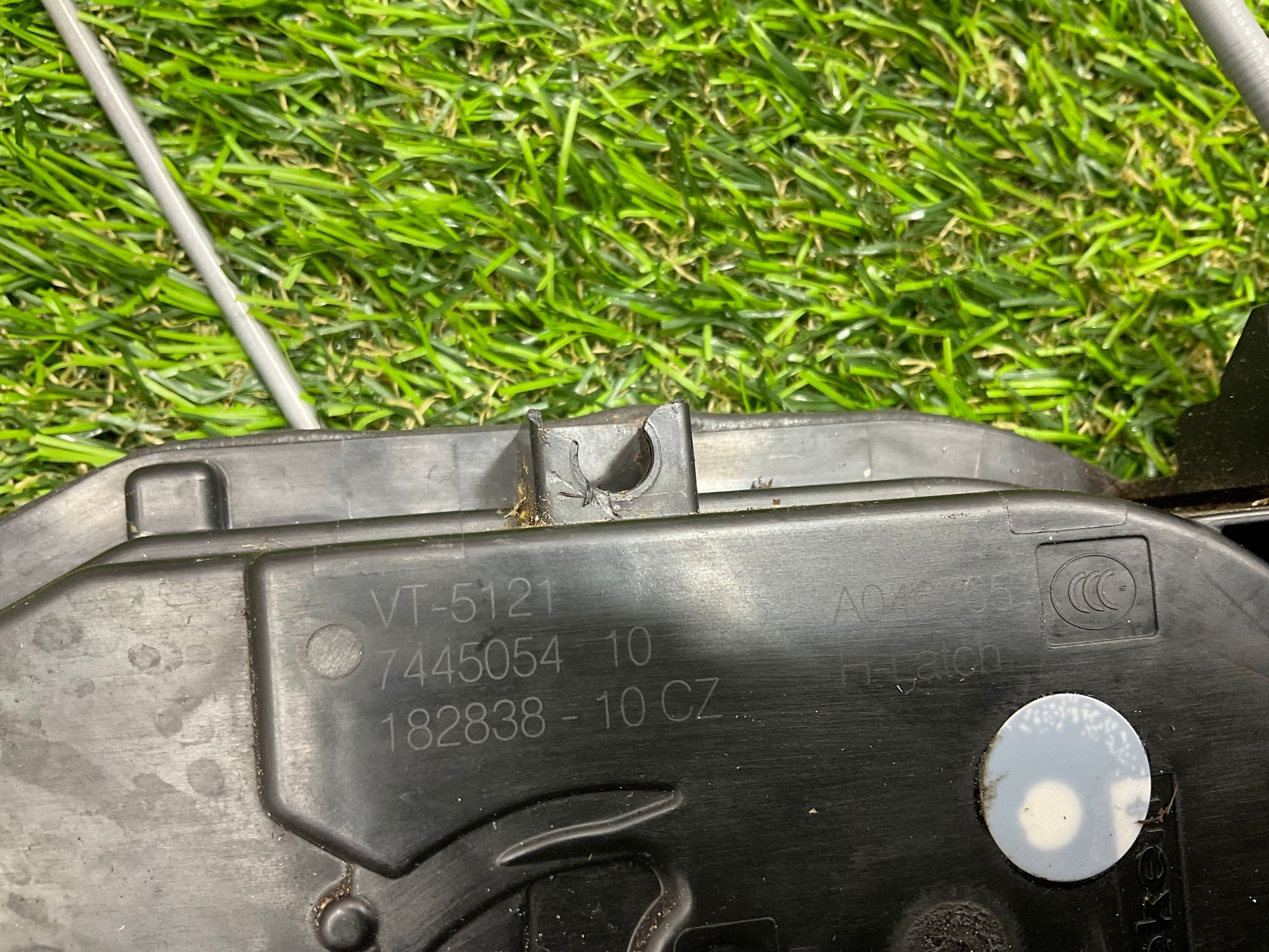 https://ycs.partsauto.market/partsauto-images/thmbs/userImages/h353NjtZg3VDP19b5HMt7LlpbQ93/part/4dac7da1-fe66-4b7a-a413-742789d7931c_1781517356202.jpg