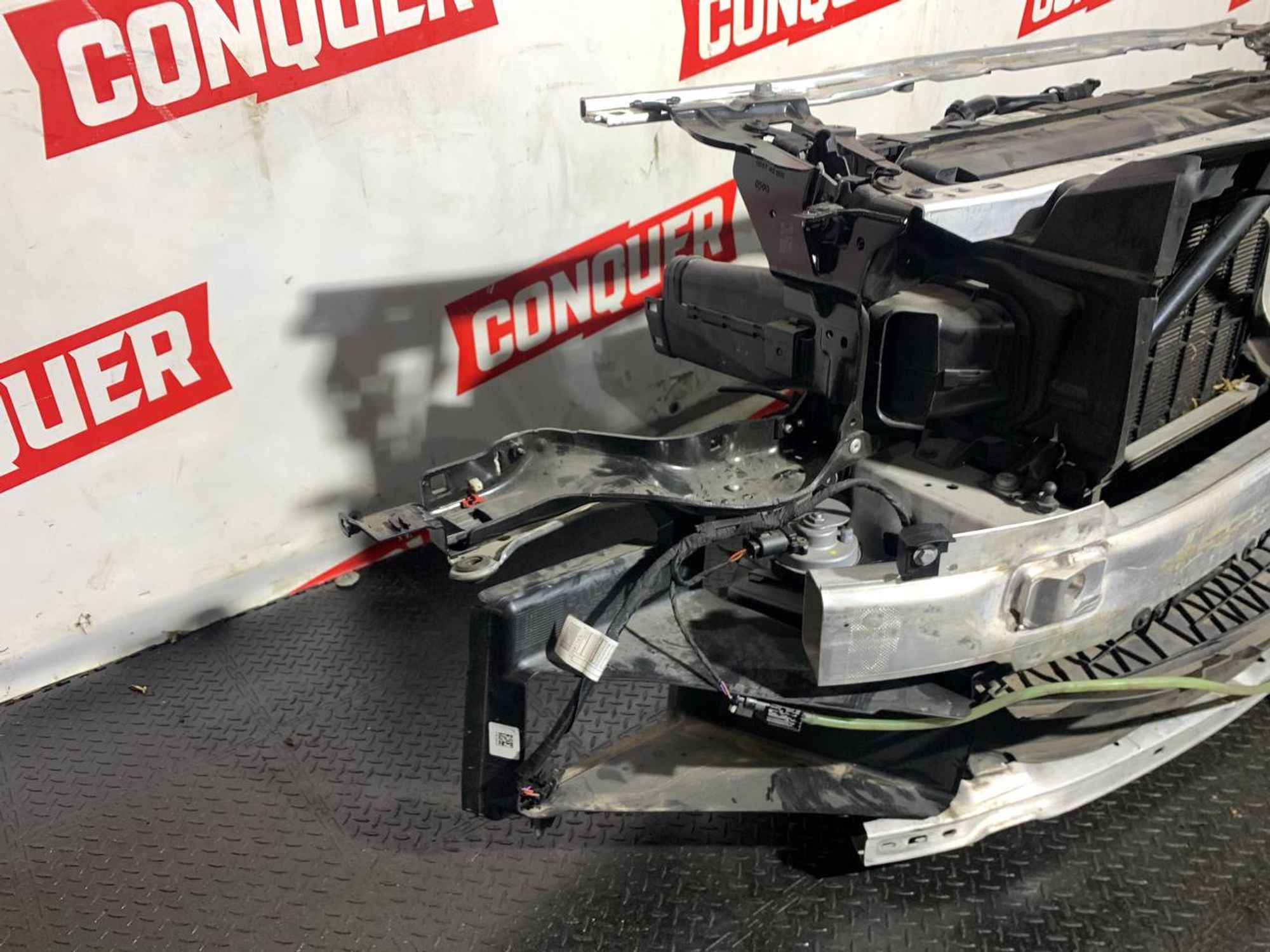 https://ycs.partsauto.market/partsauto-images/thmbs/userImages/h353NjtZg3VDP19b5HMt7LlpbQ93/part/4dde88b0-f97e-4456-a88b-6d3071a9c99a_1733324120378.jpg