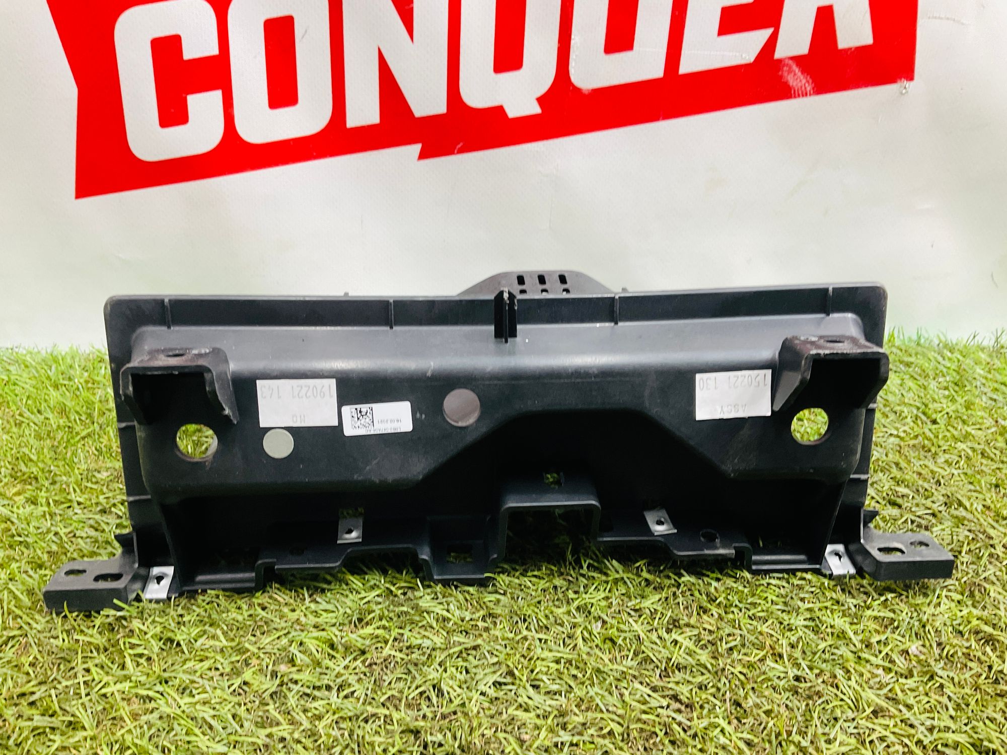 Кронштейн центрального монитора Land Rover Defender II L663 2021, 5000 рублей, Москва