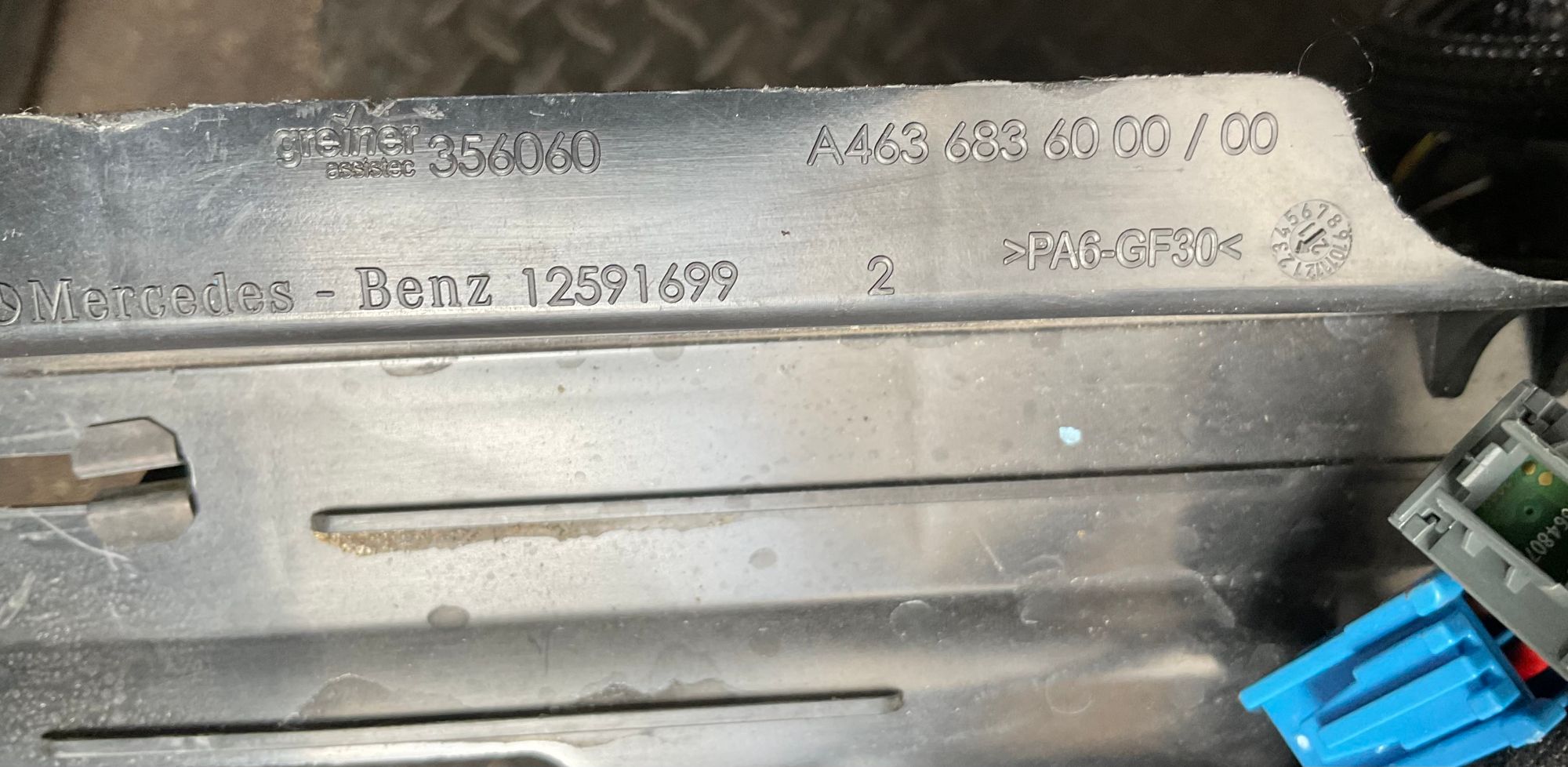 https://ycs.partsauto.market/partsauto-images/thmbs/userImages/h353NjtZg3VDP19b5HMt7LlpbQ93/part/4e261fc0-f6f6-430a-91f5-be0b5fcb2ab2_1789386236653.jpg