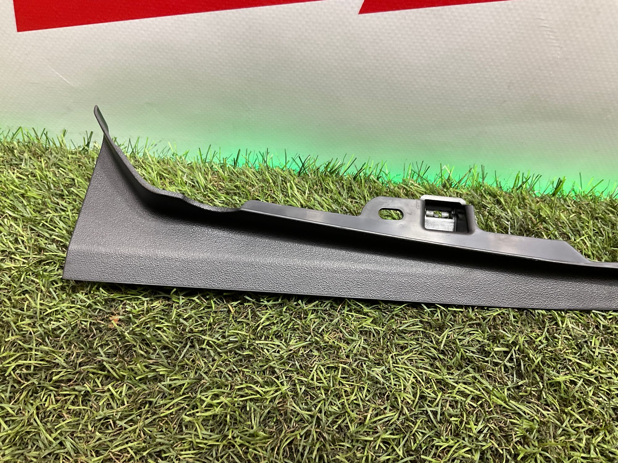 Накладка переднее стойки кузова правая нижняя Land Rover Defender II L663 2022, 4500 рублей, Москва