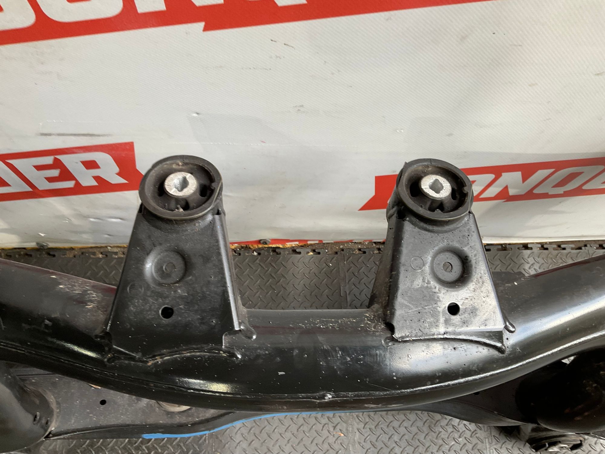https://ycs.partsauto.market/partsauto-images/thmbs/userImages/h353NjtZg3VDP19b5HMt7LlpbQ93/part/4e96f18b-9a8e-4218-b154-a4f7716d3d1a_1781617326450.jpg