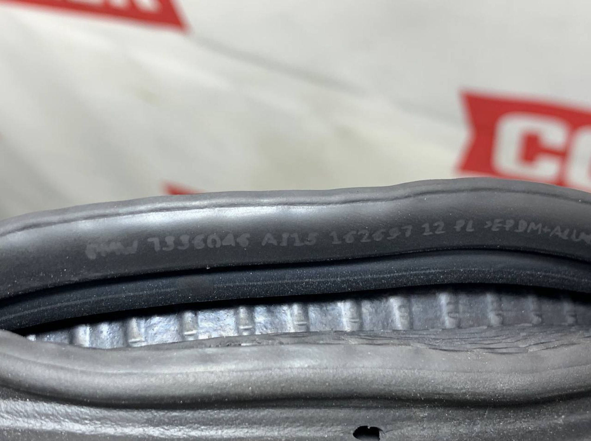 https://ycs.partsauto.market/partsauto-images/thmbs/userImages/h353NjtZg3VDP19b5HMt7LlpbQ93/part/4ea219f3-c6e0-45aa-b9f2-8ac8742af073_1731313454297.jpg