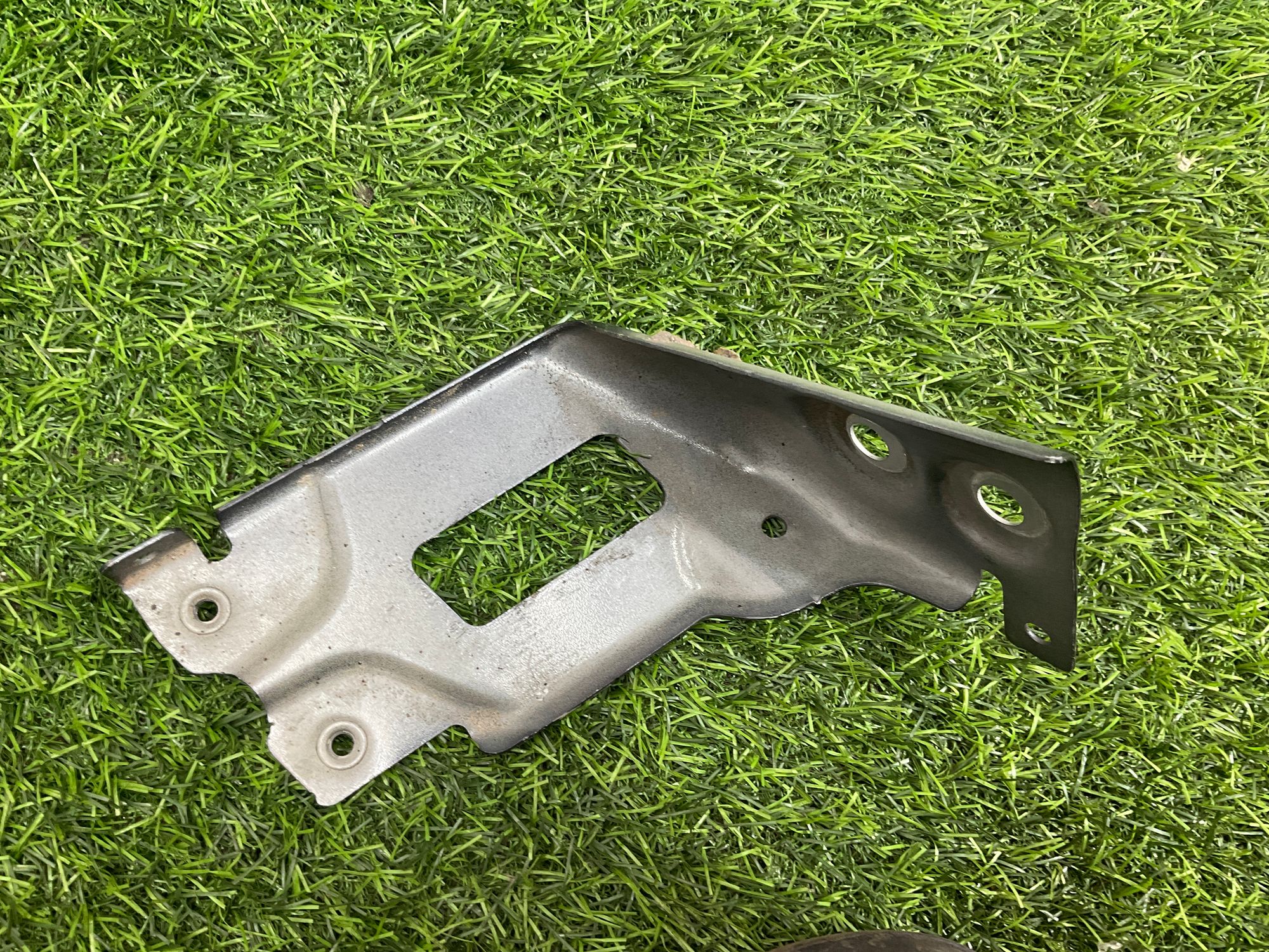 https://ycs.partsauto.market/partsauto-images/thmbs/userImages/h353NjtZg3VDP19b5HMt7LlpbQ93/part/4ecef371-3681-4c19-9538-fdbe6d77e468_1742310787161.jpg