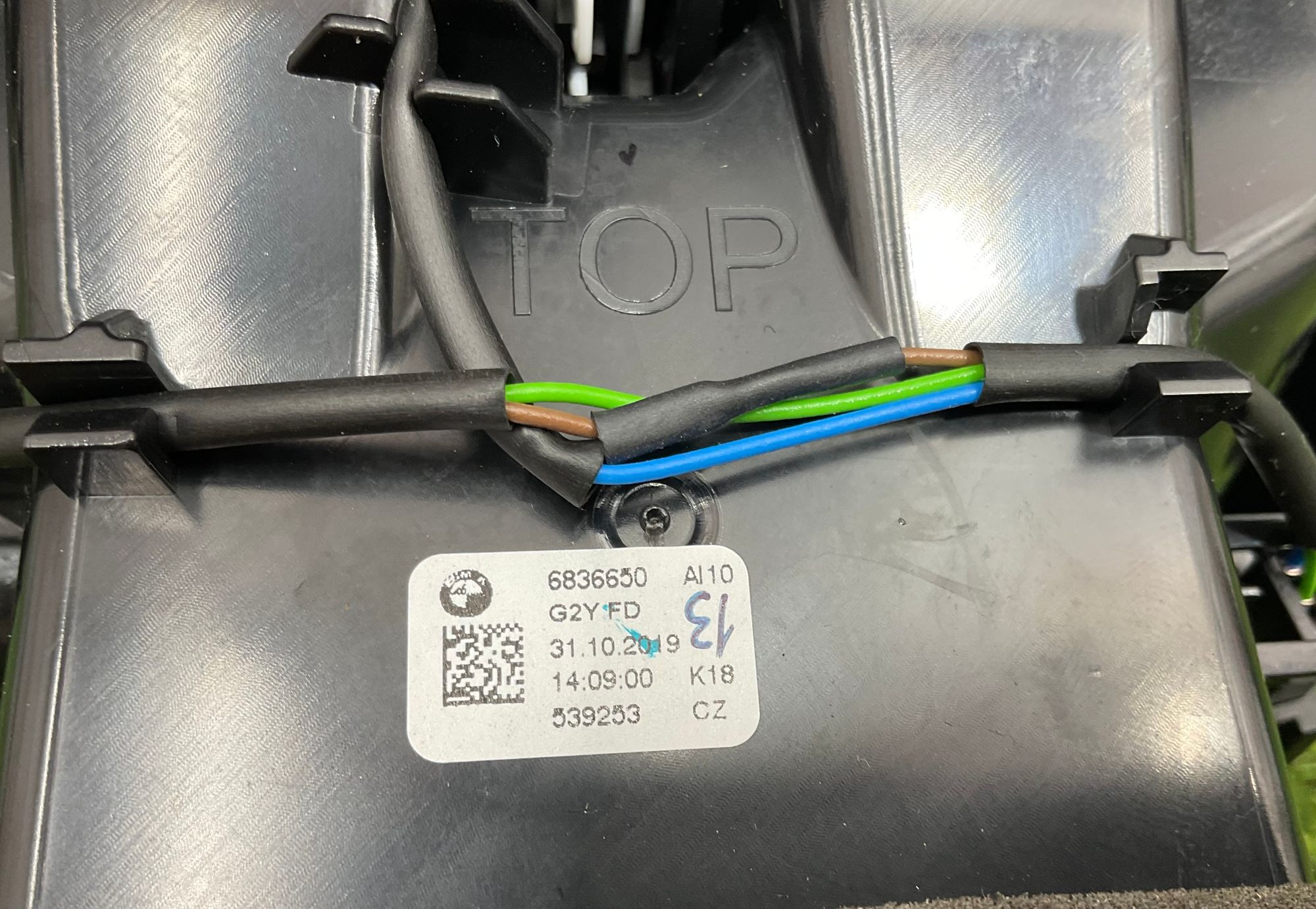 https://ycs.partsauto.market/partsauto-images/thmbs/userImages/h353NjtZg3VDP19b5HMt7LlpbQ93/part/500332d4-3865-4d01-a8e8-d01292e627e8_1781522440621.jpg