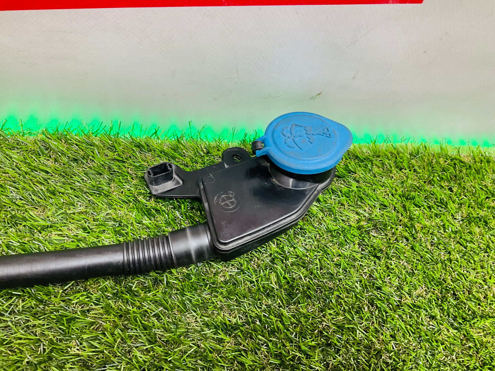 https://ycs.partsauto.market/partsauto-images/thmbs/userImages/h353NjtZg3VDP19b5HMt7LlpbQ93/part/502a353f-b7d3-4263-b32d-a0f98d859084_1785331529595.jpg