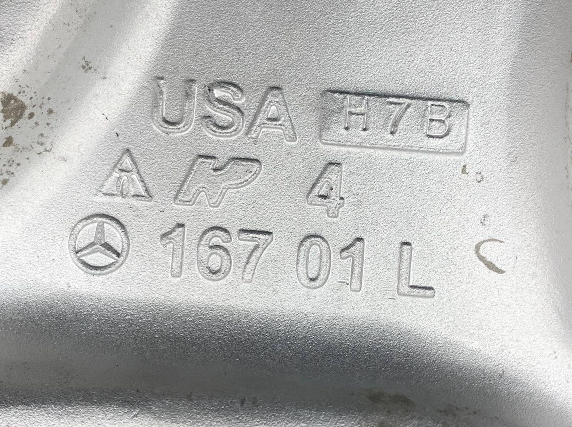 https://ycs.partsauto.market/partsauto-images/thmbs/userImages/h353NjtZg3VDP19b5HMt7LlpbQ93/part/50572393-4a1f-46c4-be83-d2fe996a7ea8_1729601276959.jpg