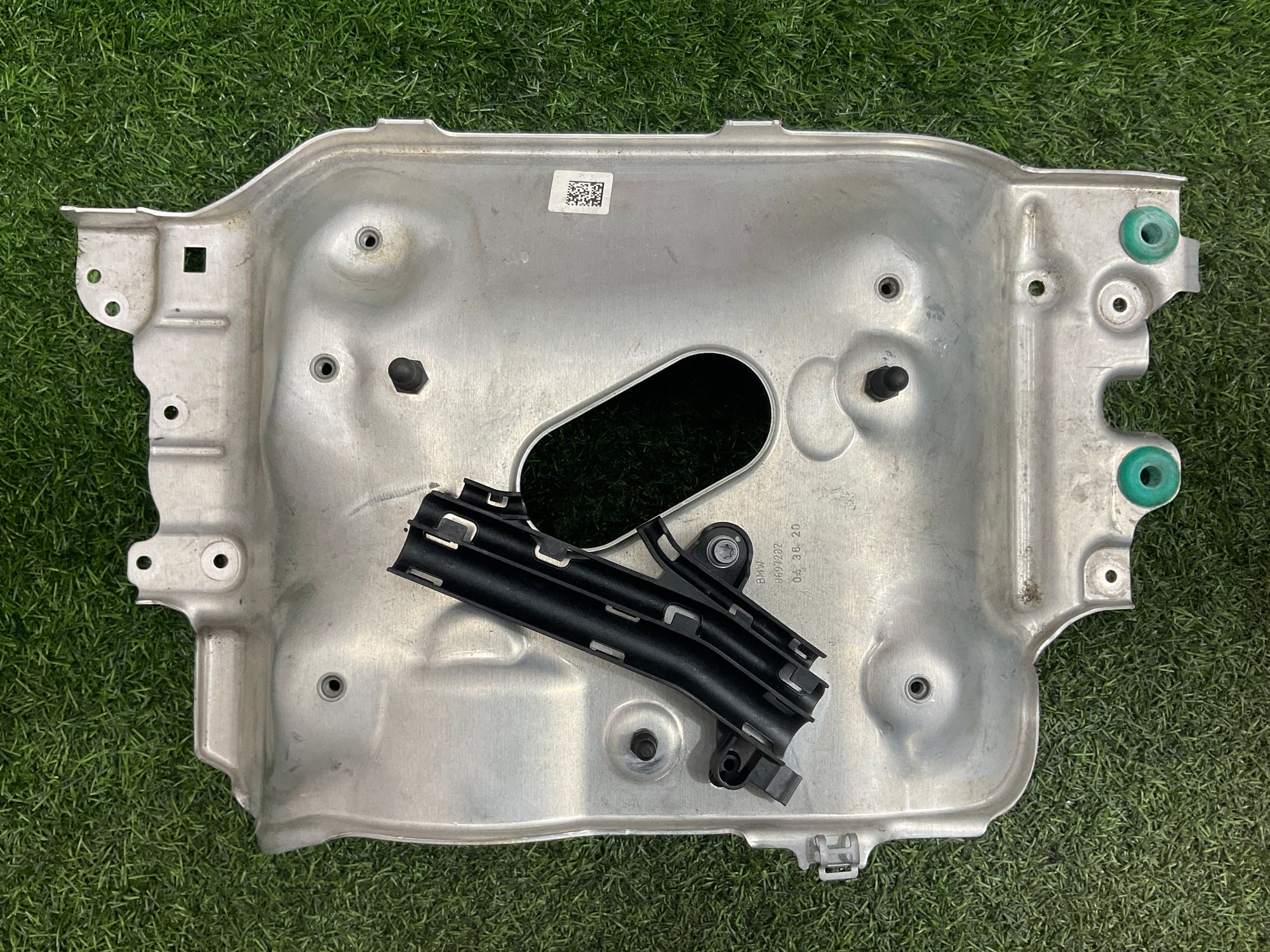 https://ycs.partsauto.market/partsauto-images/thmbs/userImages/h353NjtZg3VDP19b5HMt7LlpbQ93/part/50bd9e99-51da-4be2-bd0d-bb83b1a085a5_1745913948895.jpg