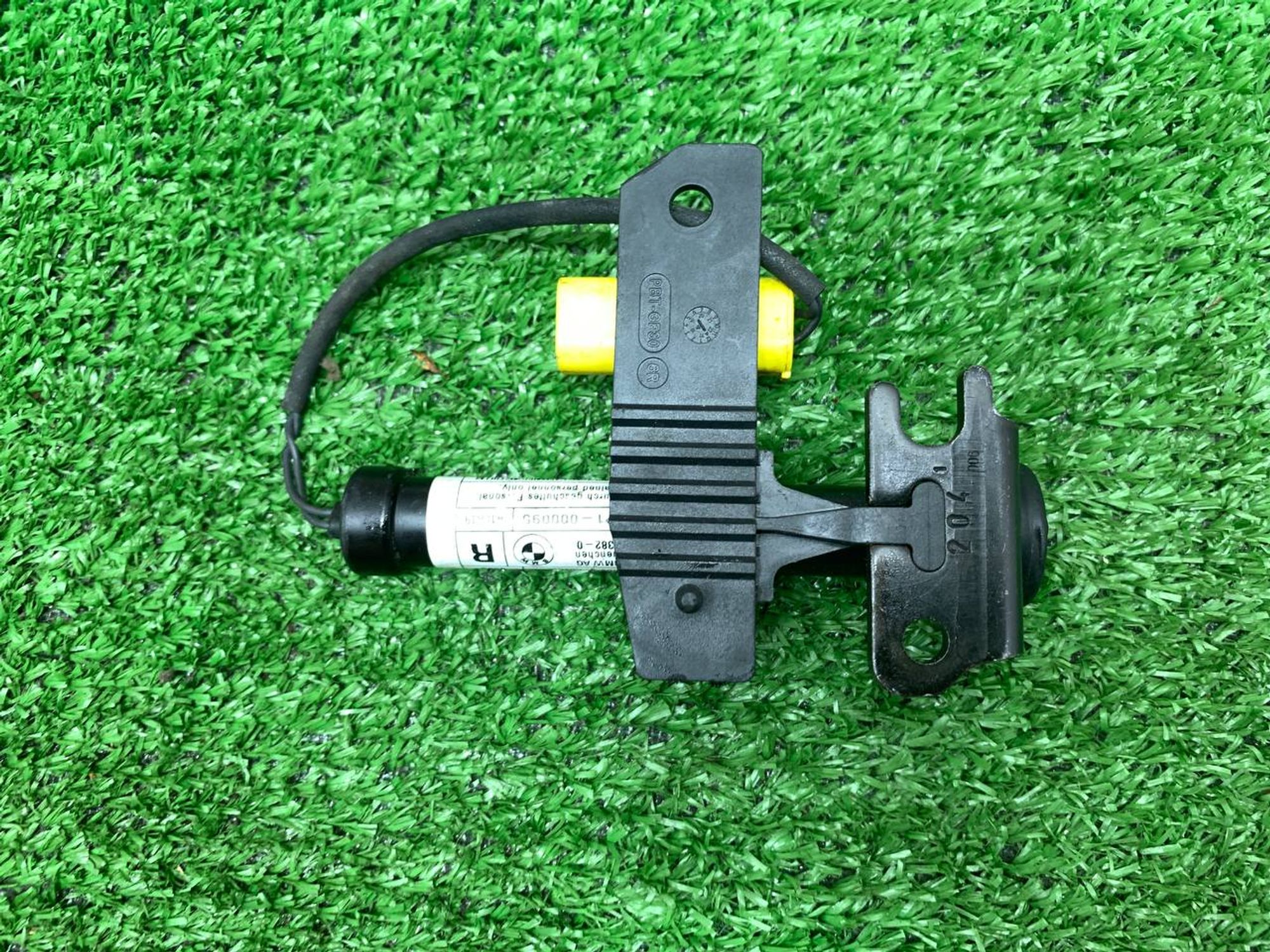 https://ycs.partsauto.market/partsauto-images/thmbs/userImages/h353NjtZg3VDP19b5HMt7LlpbQ93/part/50ef2284-7d7b-450d-99e9-30adce619e0f_1720106924743.jpg