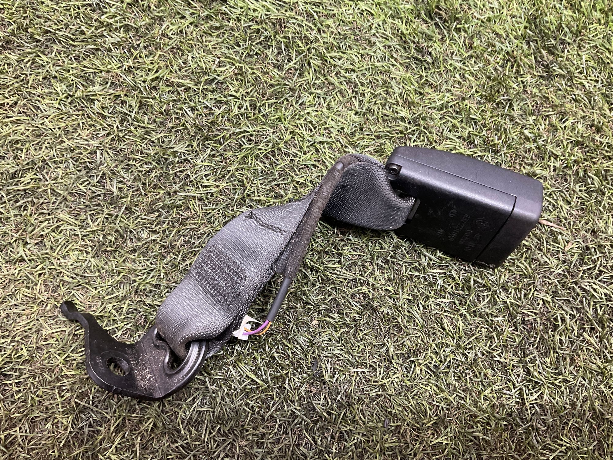 Замок ремня безопасности задний средний BMW M5, F90, 1000 рублей, Москва