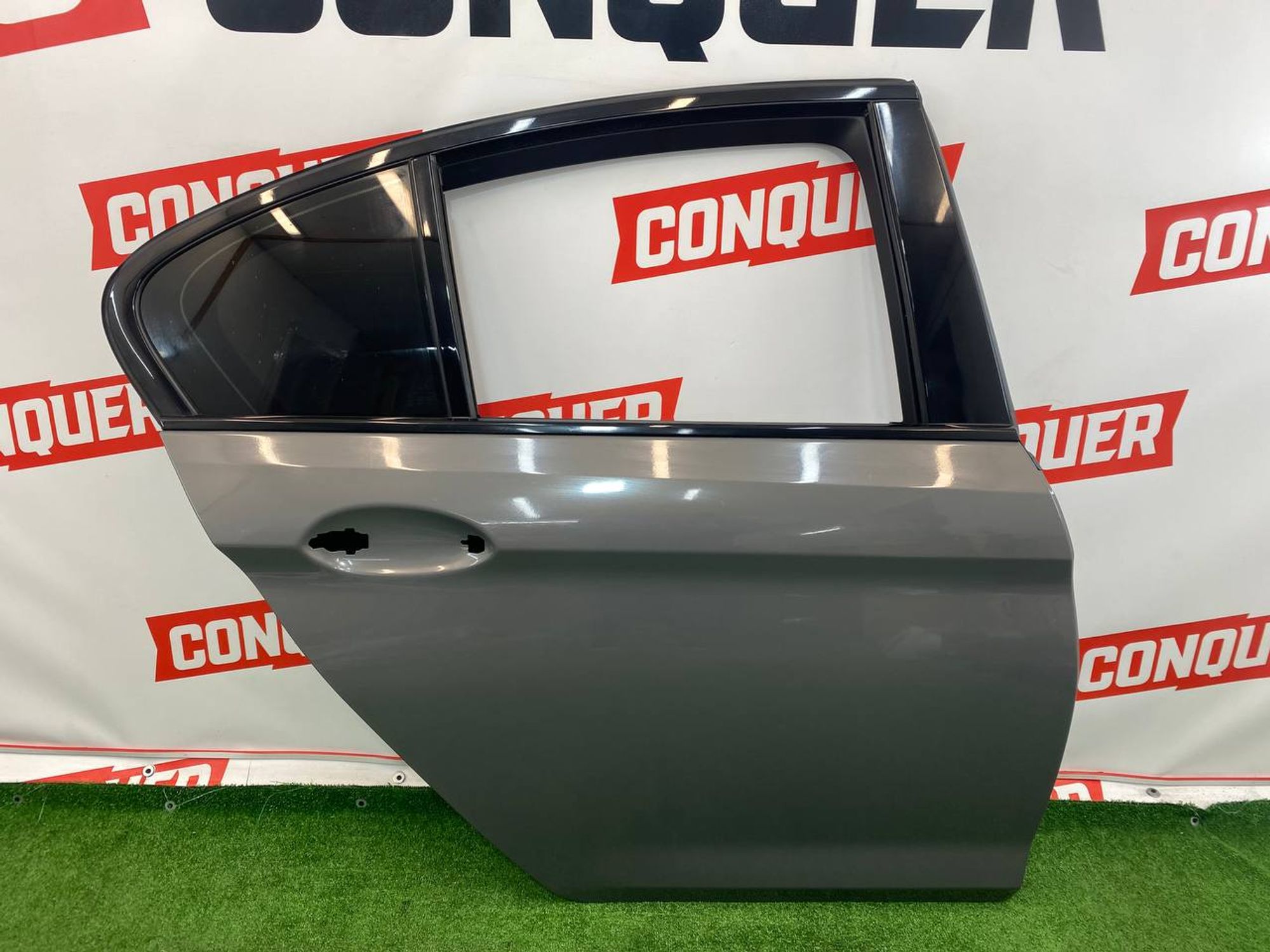 https://ycs.partsauto.market/partsauto-images/thmbs/userImages/h353NjtZg3VDP19b5HMt7LlpbQ93/part/51bfdba4-549f-47de-aea4-b54a1a6e9a1b_1747125661637.jpg