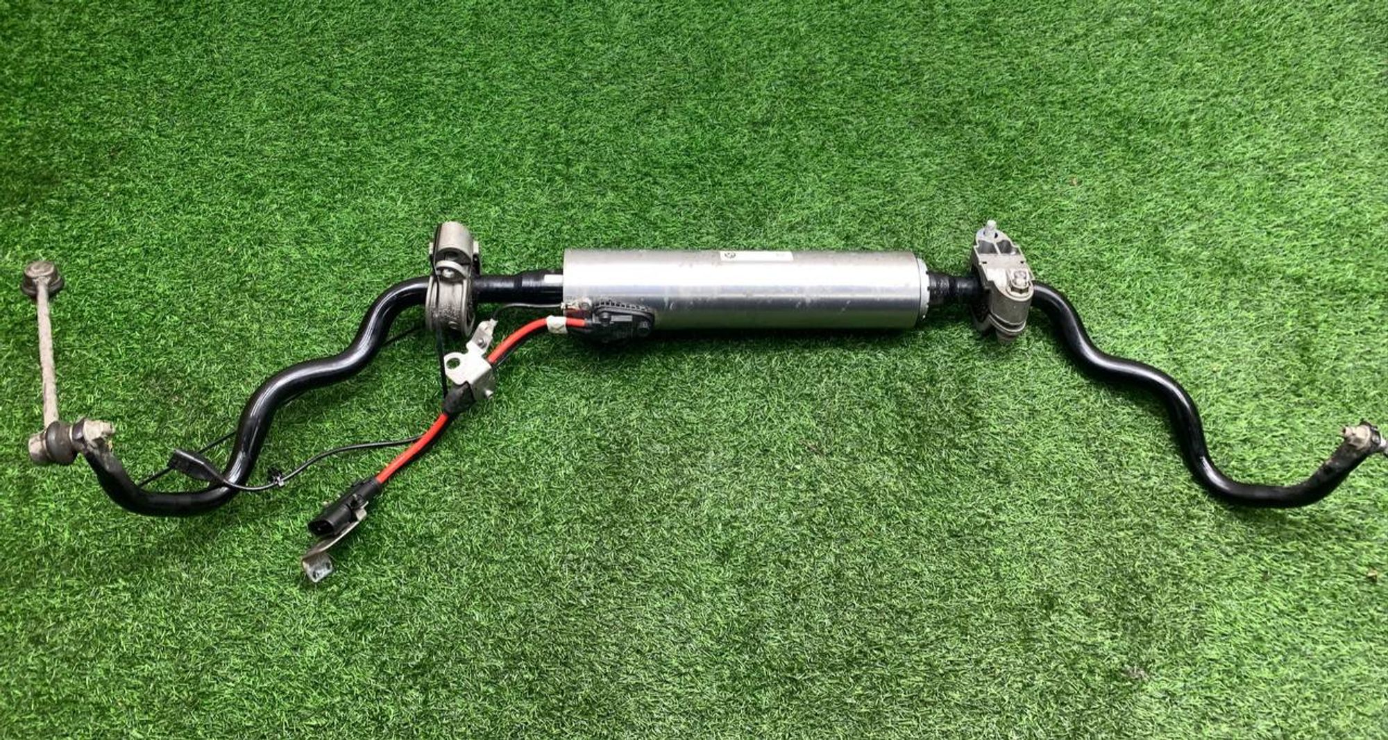 https://ycs.partsauto.market/partsauto-images/thmbs/userImages/h353NjtZg3VDP19b5HMt7LlpbQ93/part/526de2fc-1020-403b-83f6-32abc85f3080_1733390328184.jpg
