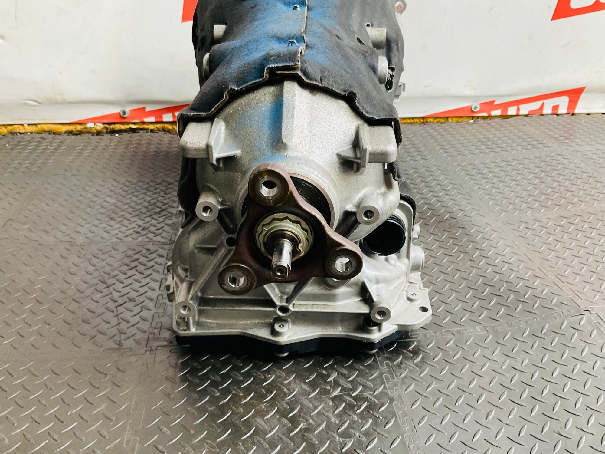 https://ycs.partsauto.market/partsauto-images/thmbs/userImages/h353NjtZg3VDP19b5HMt7LlpbQ93/part/527a918a-5e0d-4b7b-833e-810a087b08d8_1781187632349.jpg