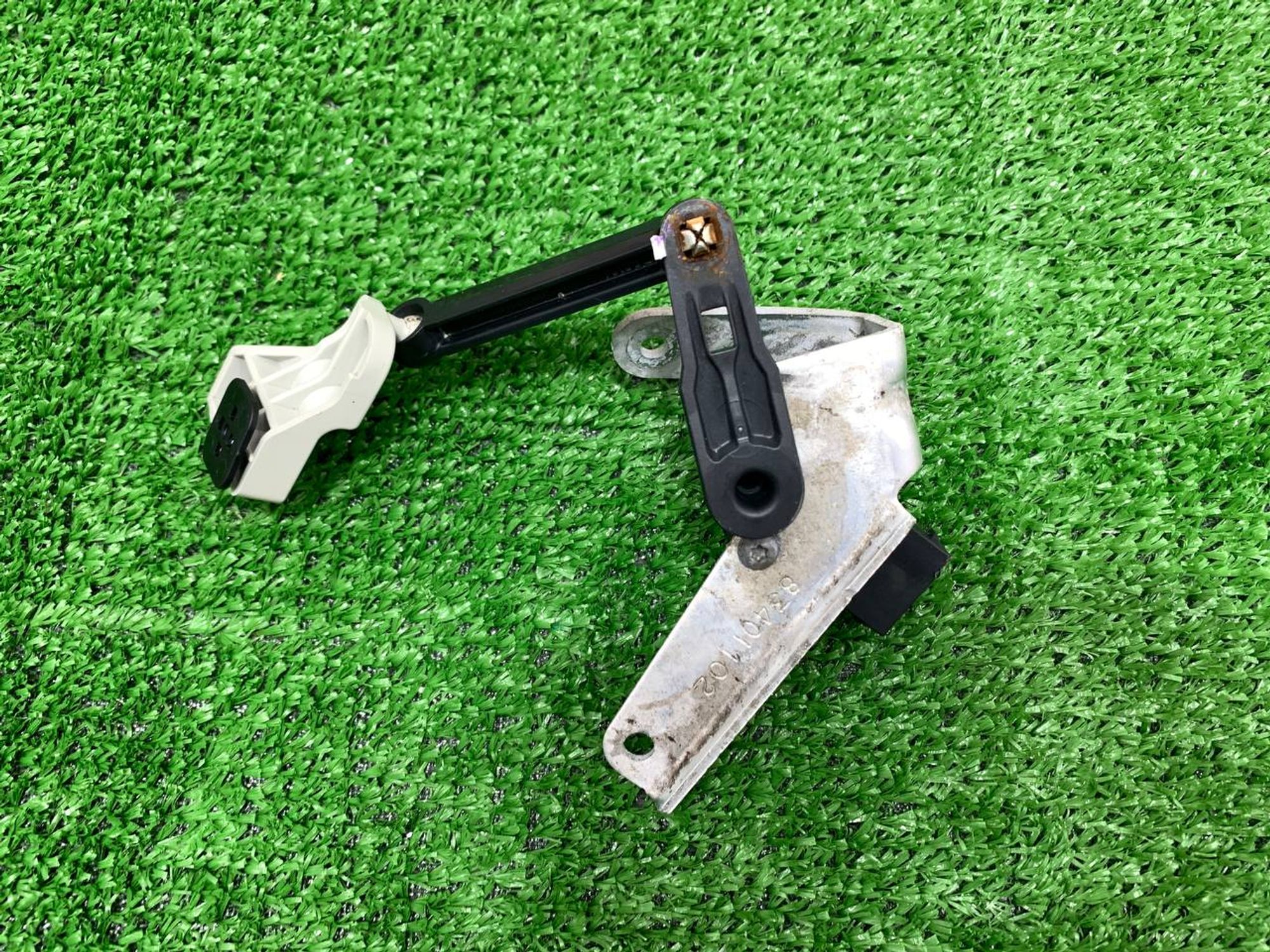 https://ycs.partsauto.market/partsauto-images/thmbs/userImages/h353NjtZg3VDP19b5HMt7LlpbQ93/part/52880396-869e-4de8-a5a0-f97175073930_1718960975263.jpg