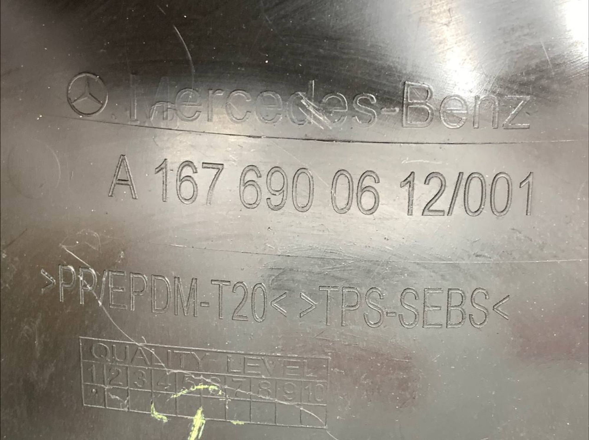 https://ycs.partsauto.market/partsauto-images/thmbs/userImages/h353NjtZg3VDP19b5HMt7LlpbQ93/part/52b3f79b-48cc-4010-87a4-870079617f0d_1733303756176.jpg