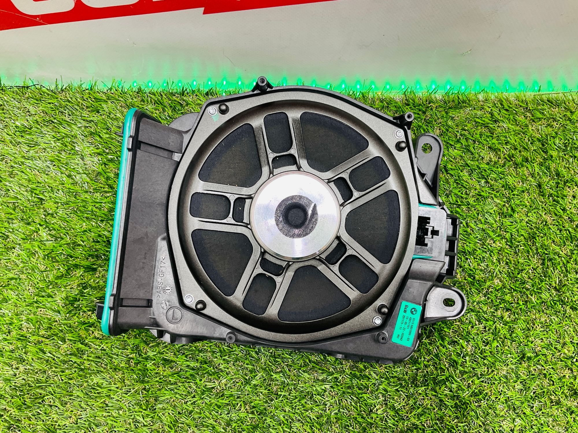 https://ycs.partsauto.market/partsauto-images/thmbs/userImages/h353NjtZg3VDP19b5HMt7LlpbQ93/part/52d92c78-08ce-4b92-b02b-38163b0e4894_1780317647920.jpg