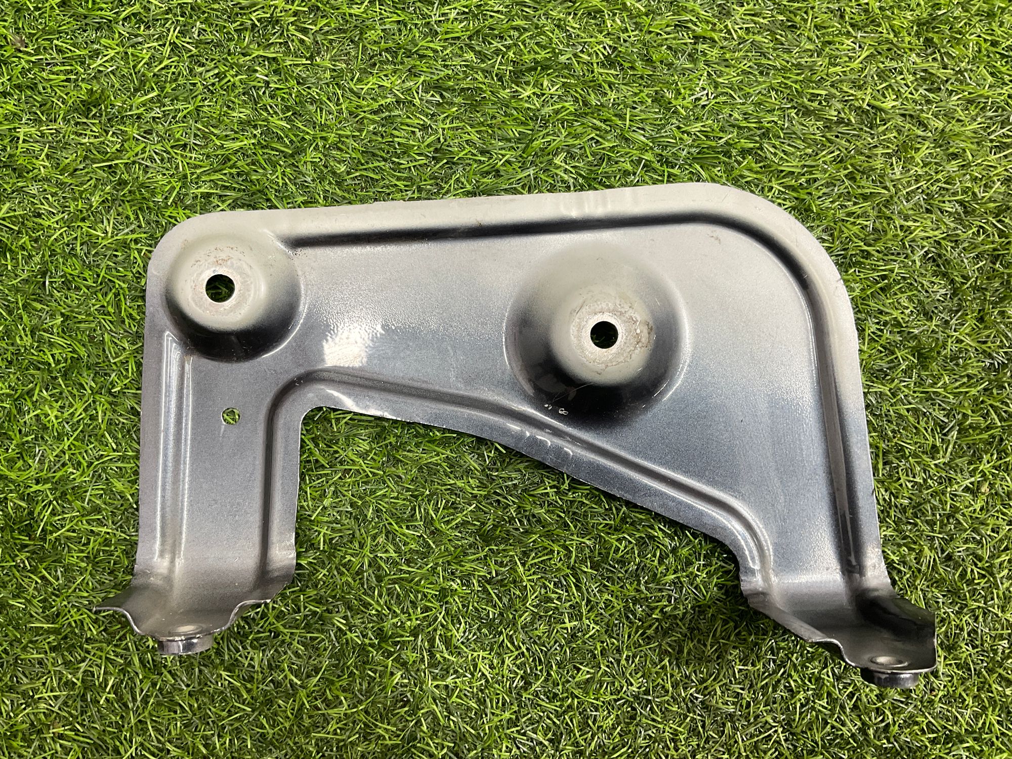 https://ycs.partsauto.market/partsauto-images/thmbs/userImages/h353NjtZg3VDP19b5HMt7LlpbQ93/part/5301ec1c-6b66-4fa3-979f-76a058d02986_1742374439108.jpg