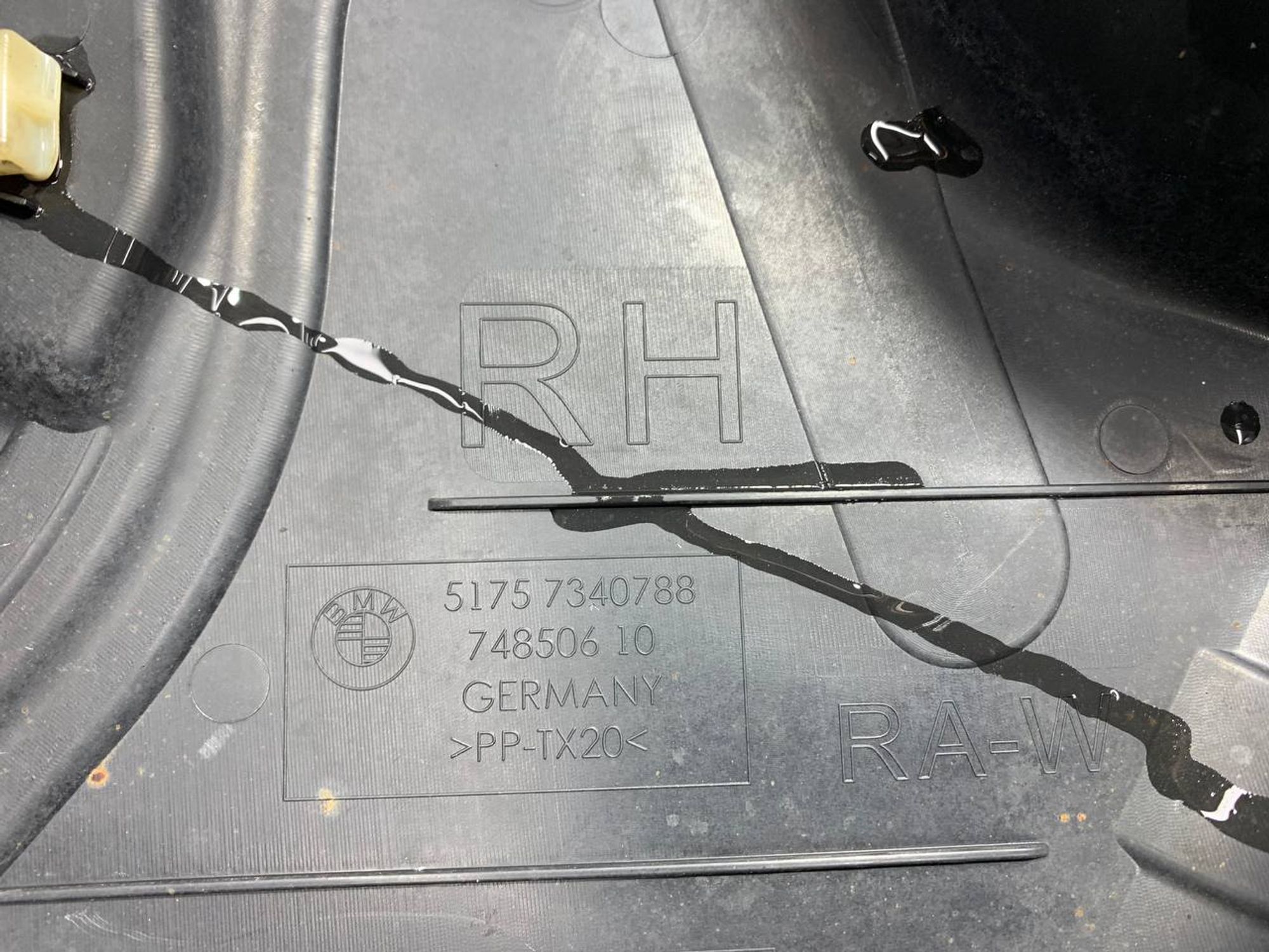 https://ycs.partsauto.market/partsauto-images/thmbs/userImages/h353NjtZg3VDP19b5HMt7LlpbQ93/part/53120dde-f6f2-4dc9-9ea3-03668485ef6c_1715700009140.jpg