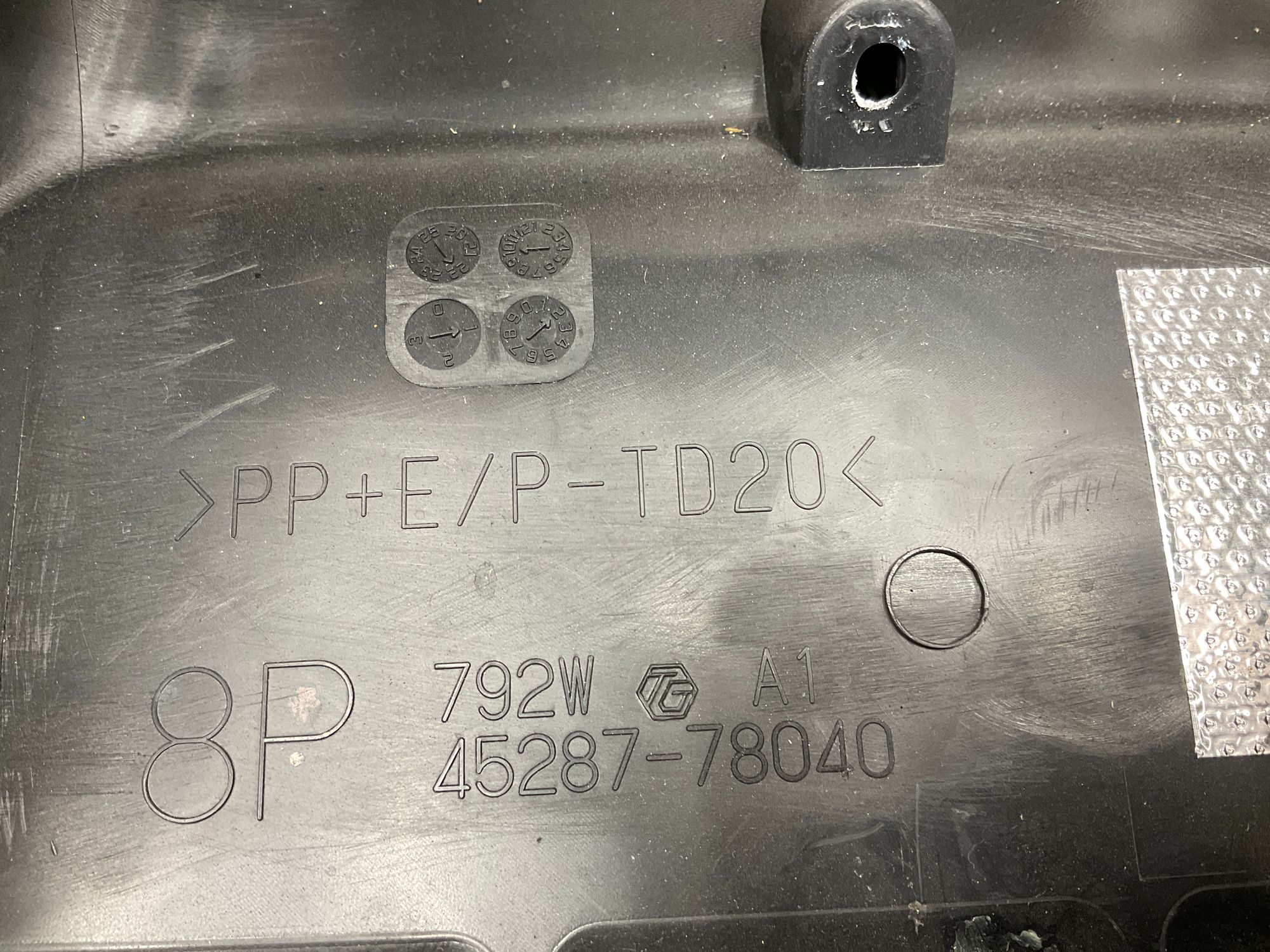 Кожух рулевой колонки Toyota Land Cruiser 300 (2021—2023) 2024, 6000 рублей, Москва