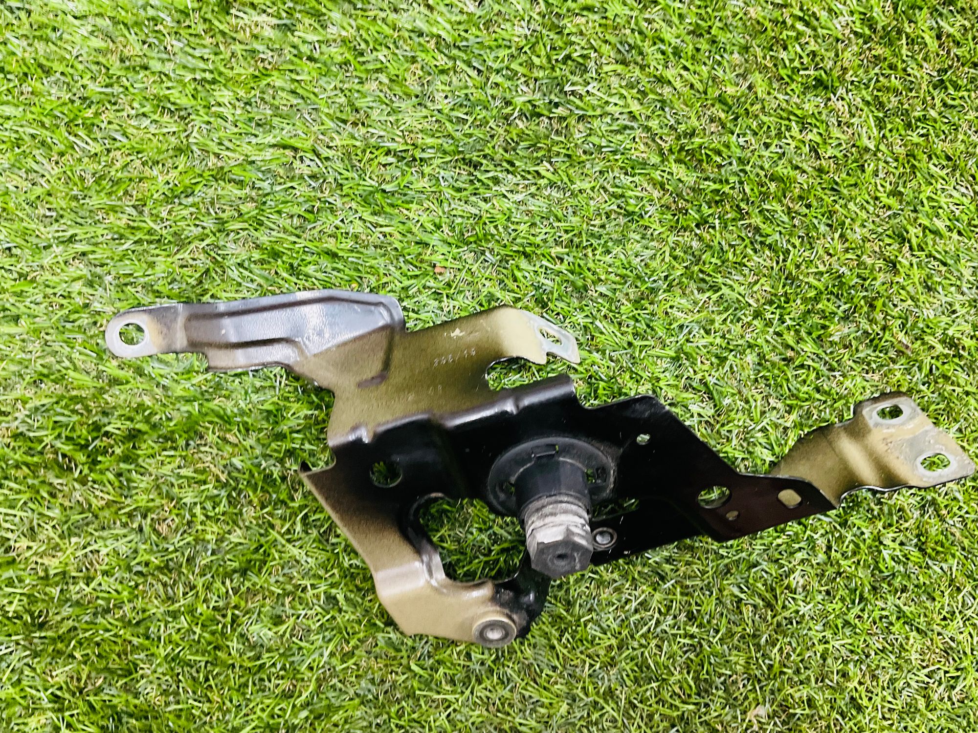 https://ycs.partsauto.market/partsauto-images/thmbs/userImages/h353NjtZg3VDP19b5HMt7LlpbQ93/part/53963c0c-46c2-4a86-afec-d177e579b3ae_1785405335163.jpg