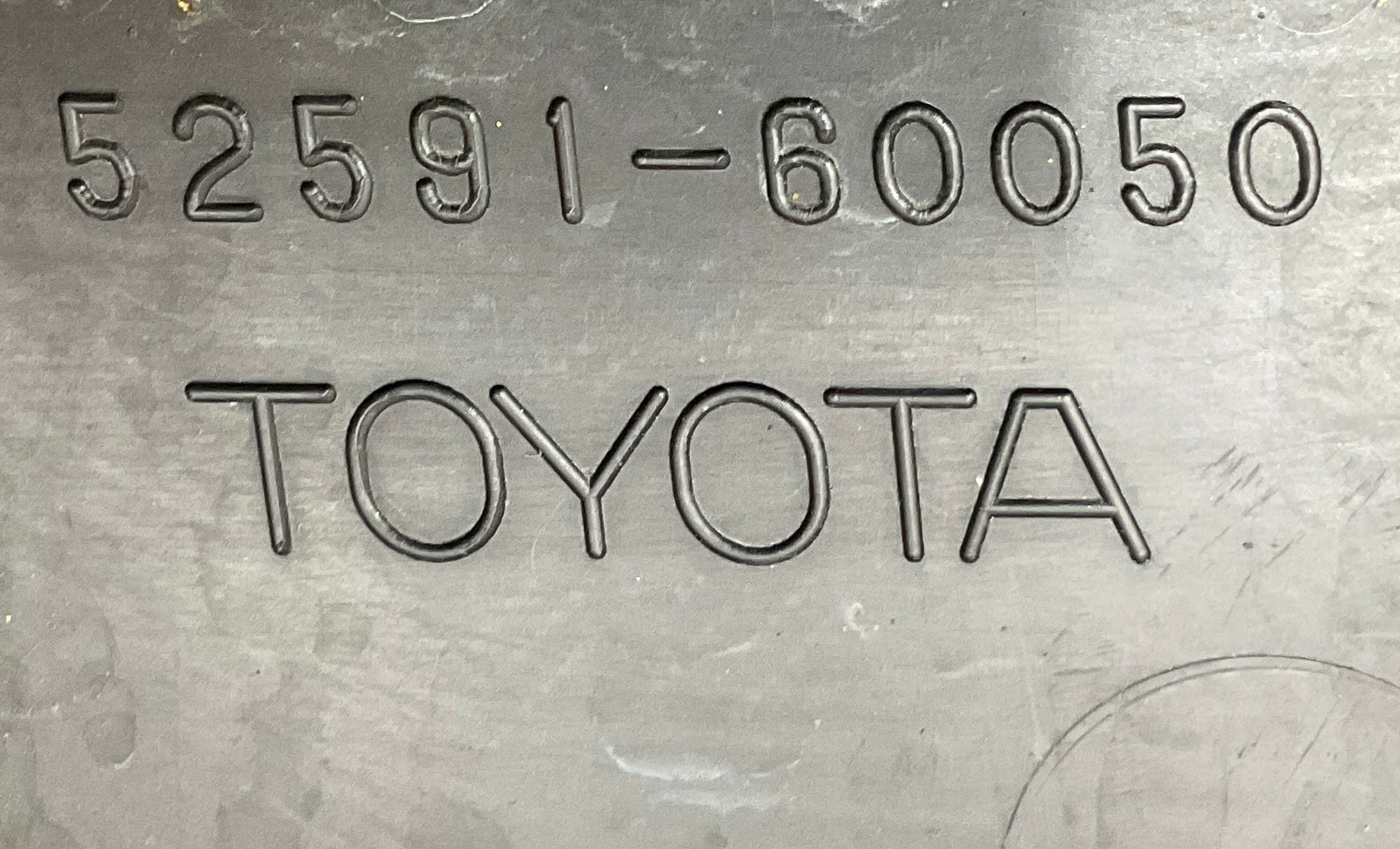 Крепление заднего бампера  правое Toyota Land Cruiser 300 (2021—2023) 2022, 2000 рублей, Москва