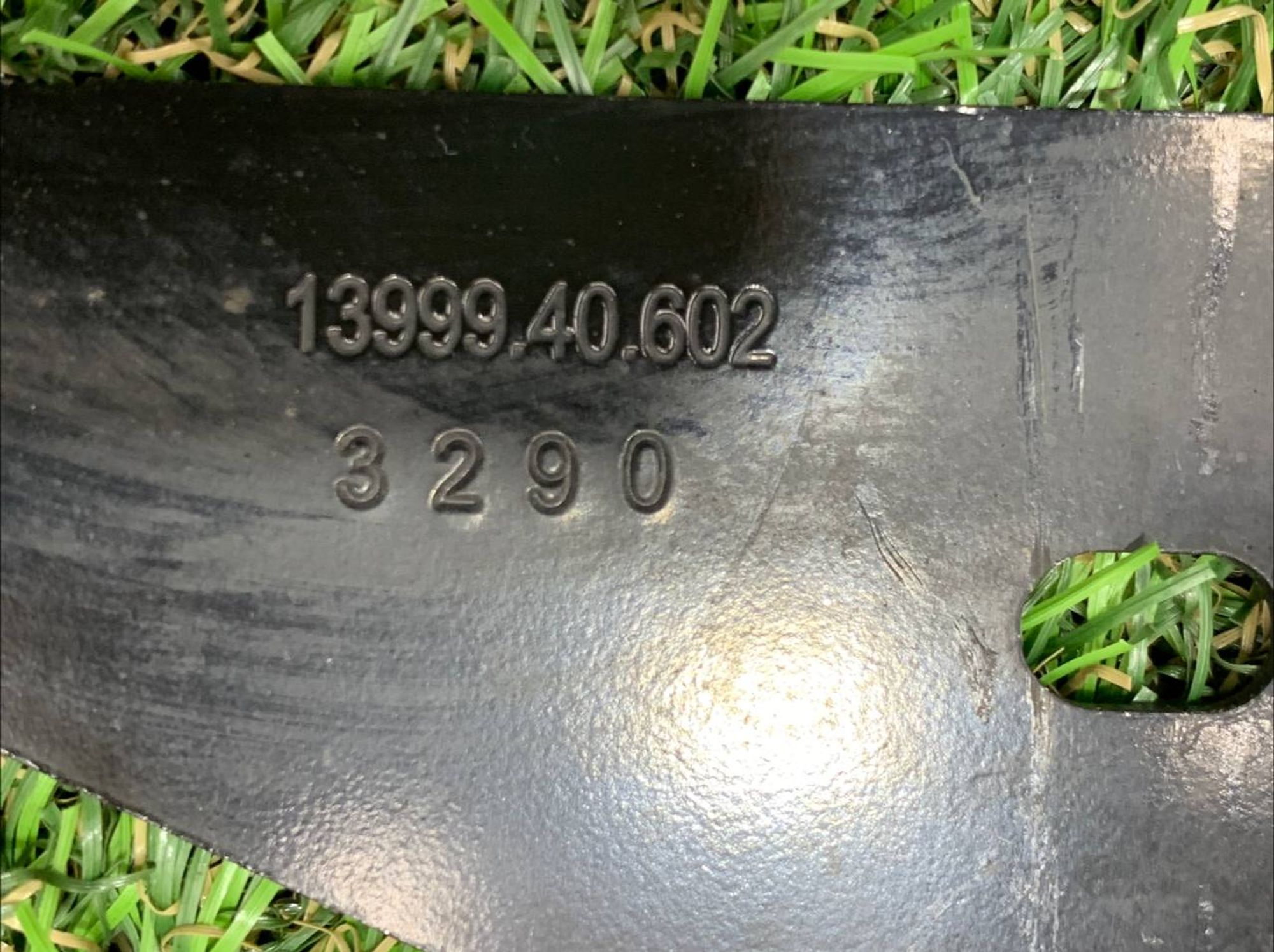 https://ycs.partsauto.market/partsauto-images/thmbs/userImages/h353NjtZg3VDP19b5HMt7LlpbQ93/part/53b5c530-6460-4f9e-8d16-439e300e9ce4_1716194938323.jpg