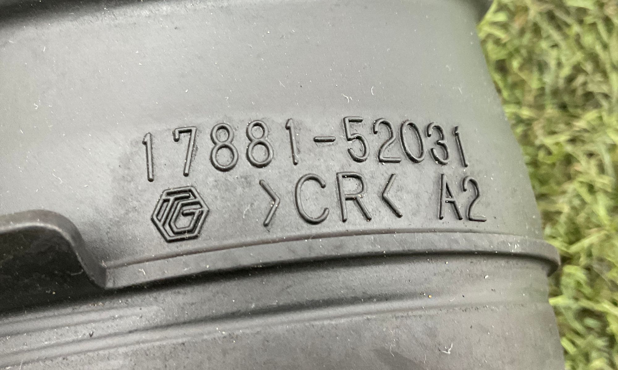 Шланг воздушного фильтра Toyota Land Cruiser 200 рестайлинг 2 (2015—2023) 2017, 8000 рублей, Москва