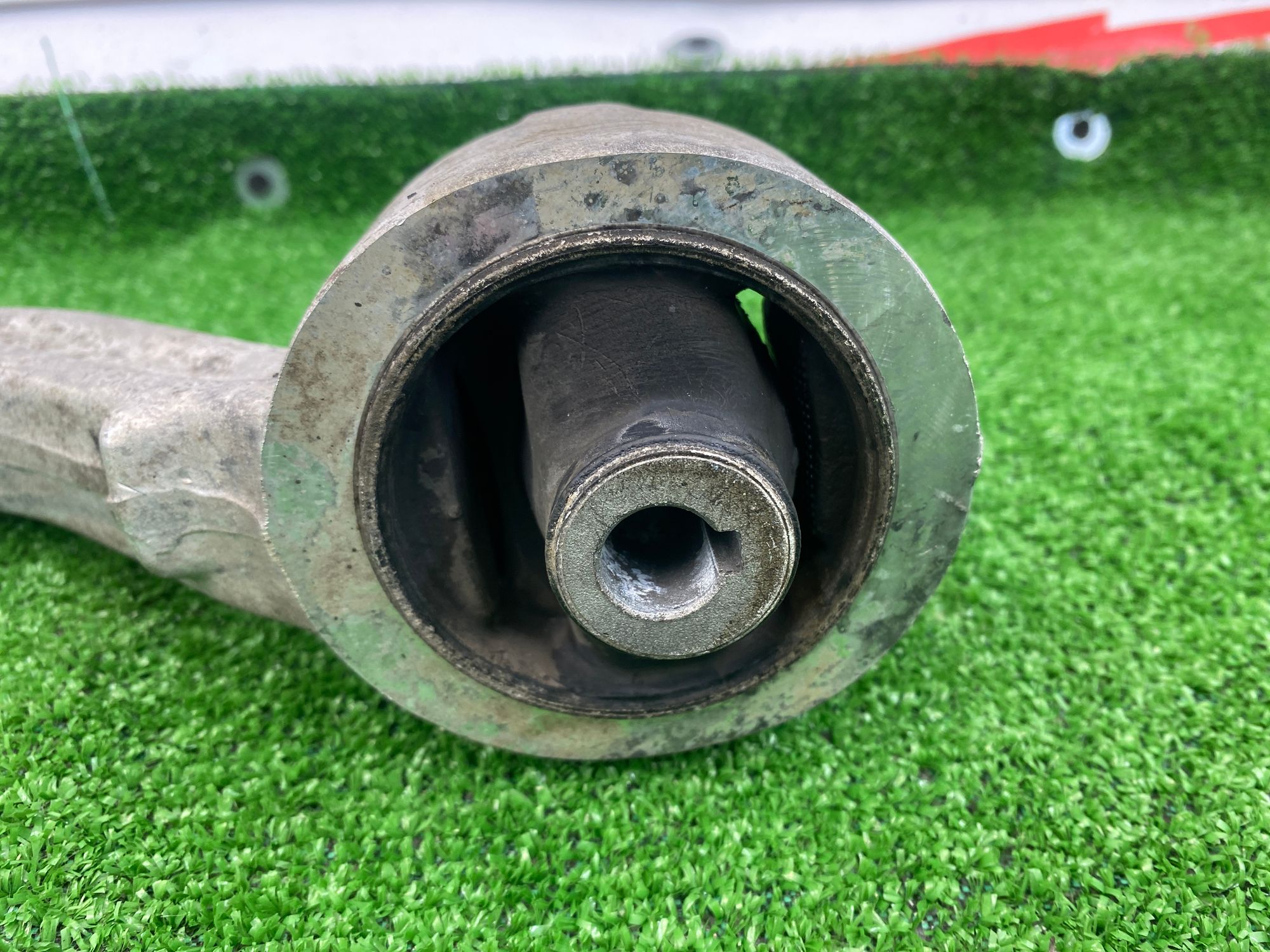 https://ycs.partsauto.market/partsauto-images/thmbs/userImages/h353NjtZg3VDP19b5HMt7LlpbQ93/part/54621f74-8516-4905-a055-8243b862b214_1741704481916.jpg