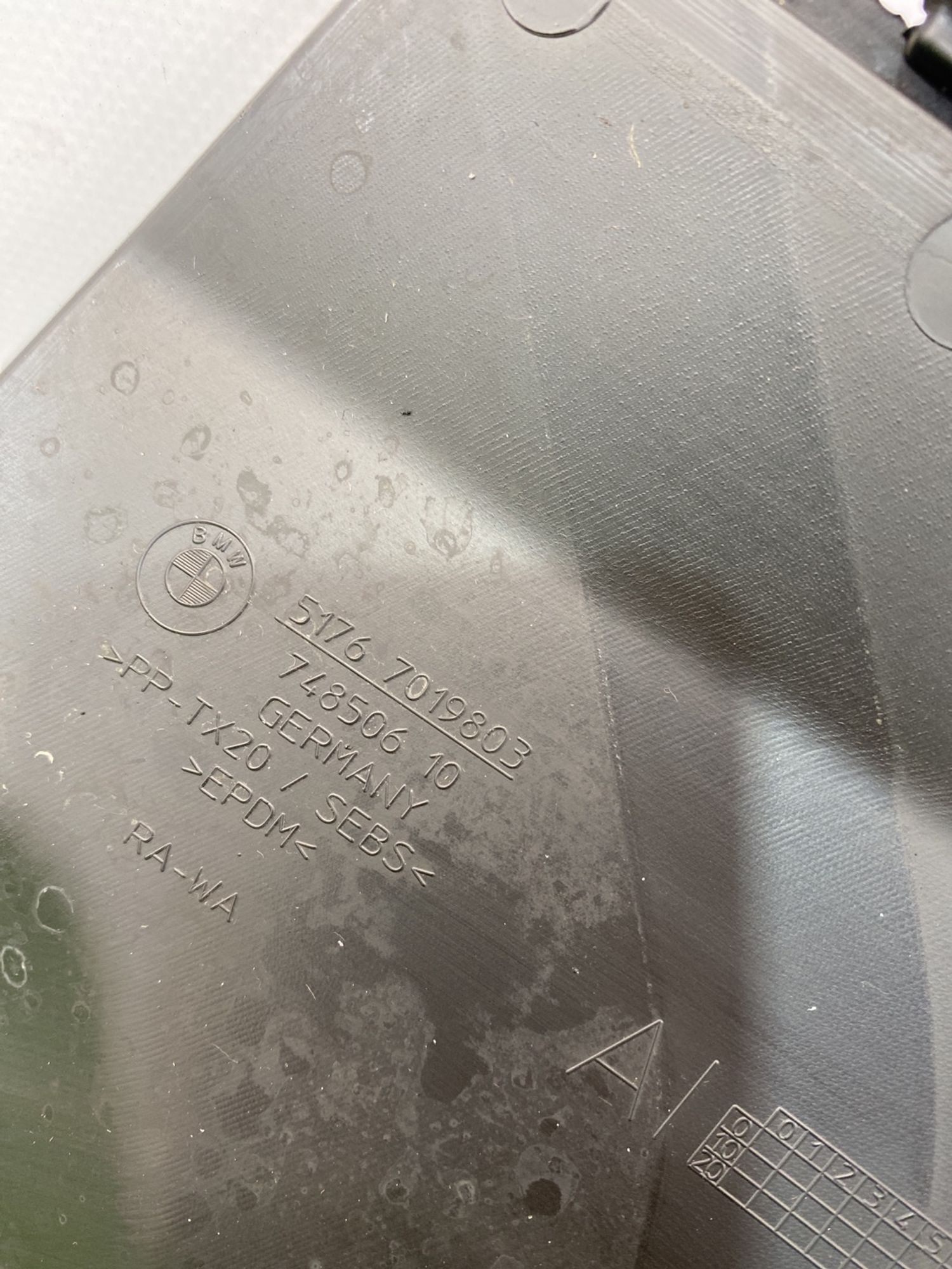 https://ycs.partsauto.market/partsauto-images/thmbs/userImages/h353NjtZg3VDP19b5HMt7LlpbQ93/part/548c00c6-b4b3-4cad-91e0-45437c7680b4_1742640672841.jpg