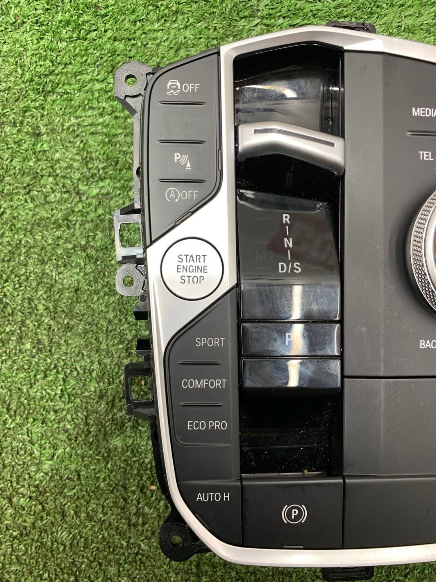 https://ycs.partsauto.market/partsauto-images/thmbs/userImages/h353NjtZg3VDP19b5HMt7LlpbQ93/part/549b1f1d-8a64-4cc6-8efd-d7f8a9a5be5d_1720685911859.jpg