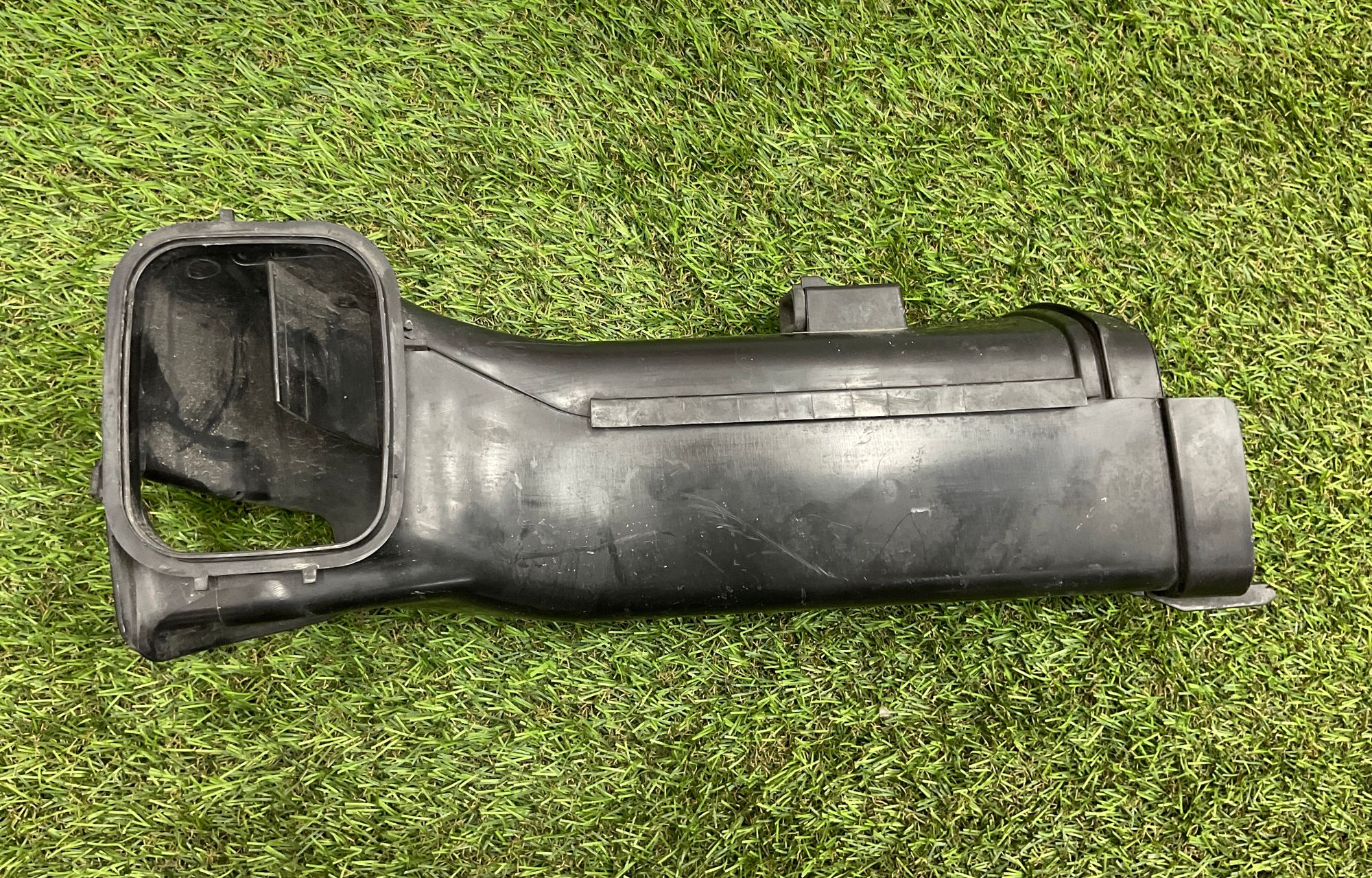 https://ycs.partsauto.market/partsauto-images/thmbs/userImages/h353NjtZg3VDP19b5HMt7LlpbQ93/part/549c5f1b-8488-457f-beaa-2cdd3df30375_1748442165950.jpg