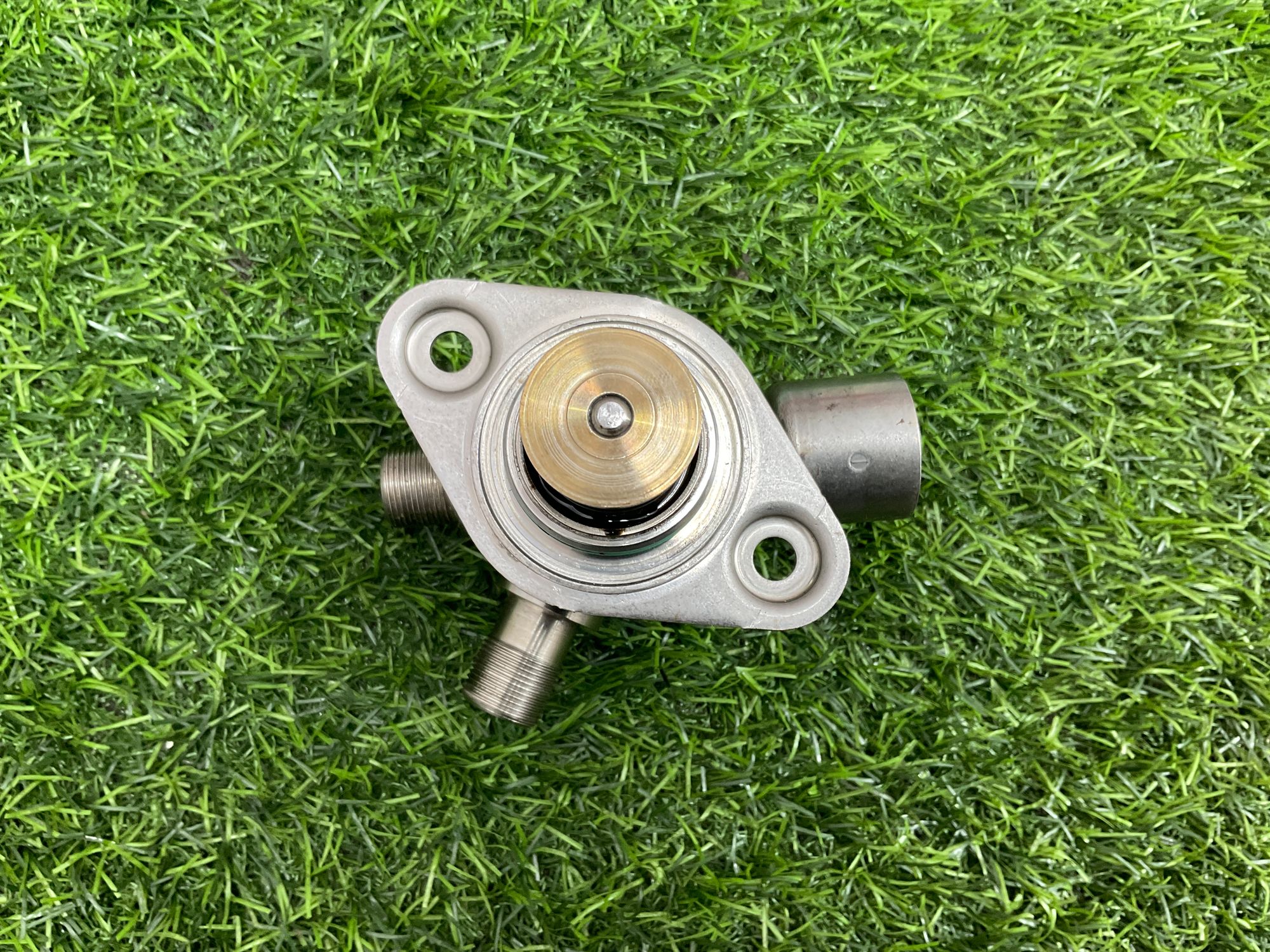 https://ycs.partsauto.market/partsauto-images/thmbs/userImages/h353NjtZg3VDP19b5HMt7LlpbQ93/part/54bbf3c8-ee1c-40d9-a66f-1e3e743ca5bf_1743585024662.jpg
