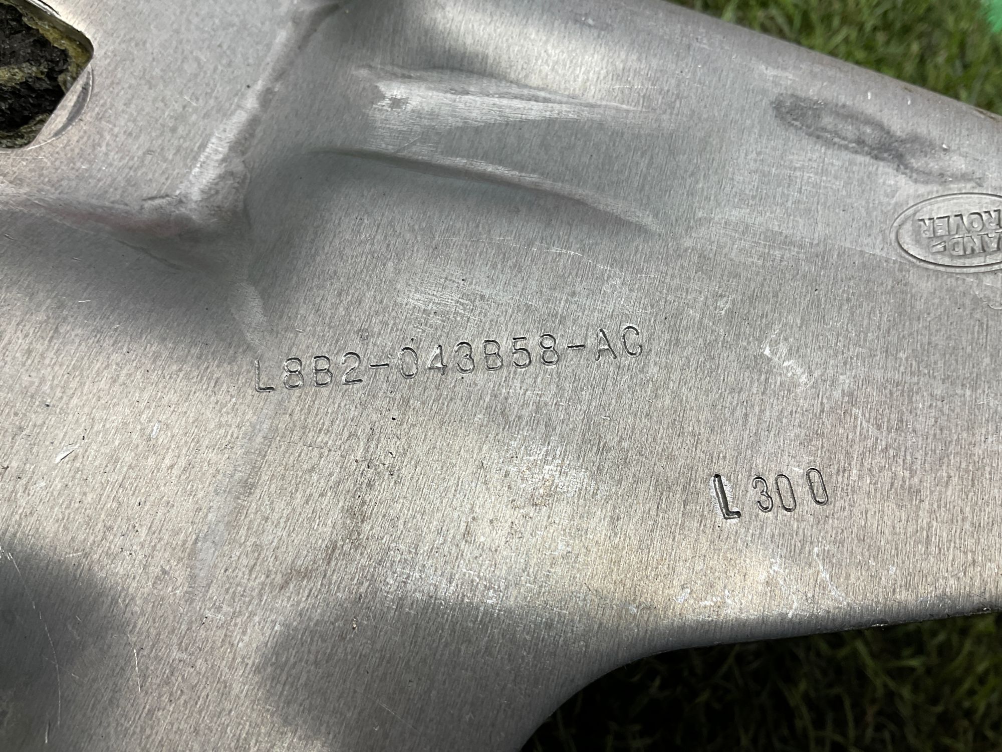 Крепление передней консоли правое Land Rover Defender, II L663, 1000 рублей, Москва