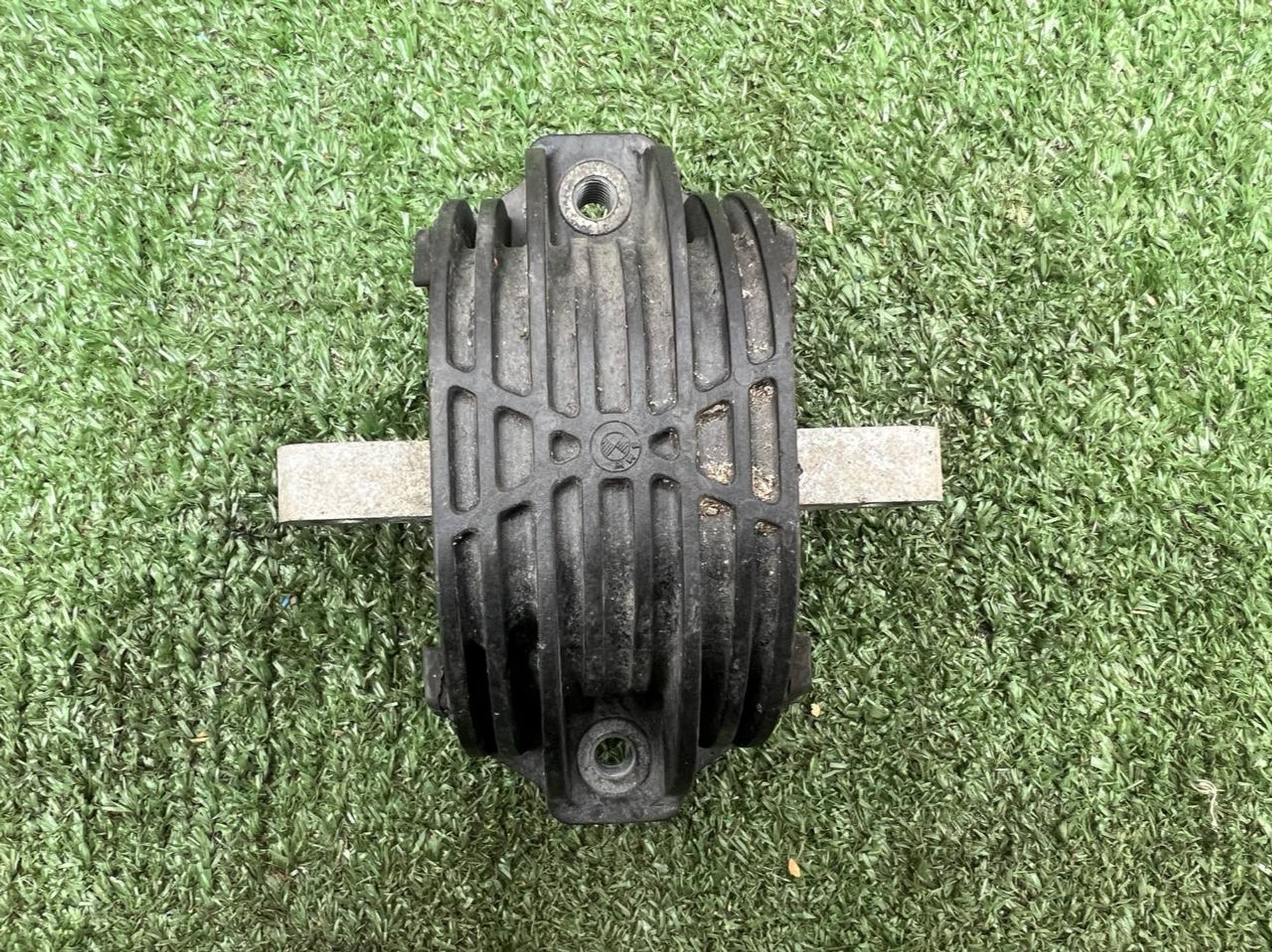 https://ycs.partsauto.market/partsauto-images/thmbs/userImages/h353NjtZg3VDP19b5HMt7LlpbQ93/part/5524081f-dd3f-40ab-a5dd-7f20e54672de_1731057349169.jpg