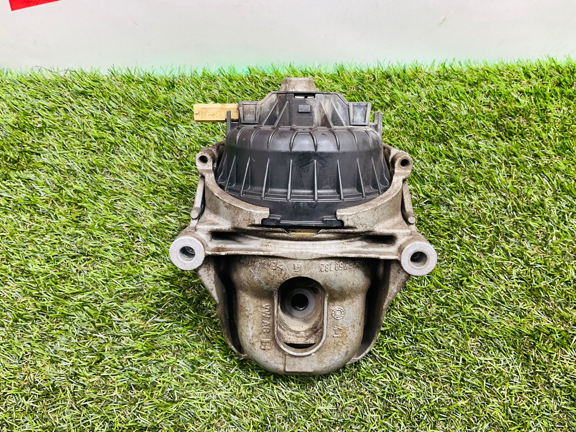 https://ycs.partsauto.market/partsauto-images/thmbs/userImages/h353NjtZg3VDP19b5HMt7LlpbQ93/part/555acf40-c16d-4e63-ae63-66b618f0547f_1786792792241.jpg