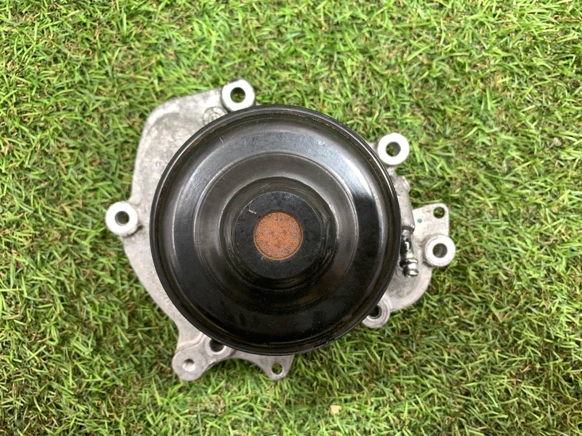 https://ycs.partsauto.market/partsauto-images/thmbs/userImages/h353NjtZg3VDP19b5HMt7LlpbQ93/part/55afdb47-4776-4fa6-99c4-ae11334b57d9_1718803807769.jpg