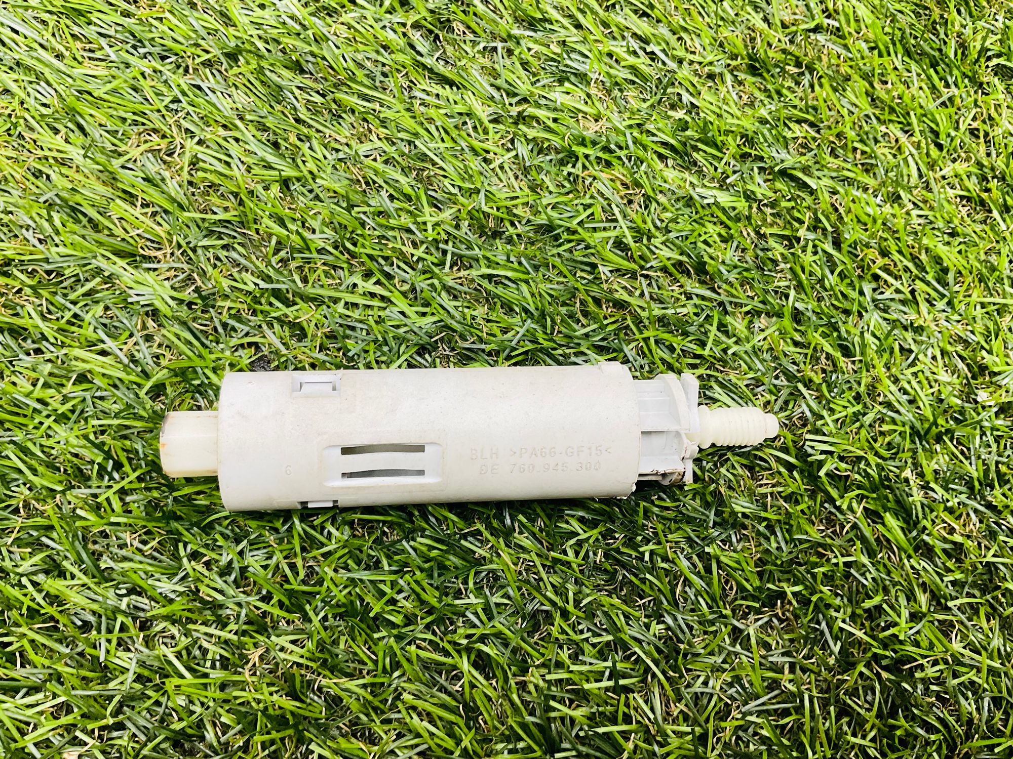 https://ycs.partsauto.market/partsauto-images/thmbs/userImages/h353NjtZg3VDP19b5HMt7LlpbQ93/part/55e7c42c-5459-407f-b9b6-17ed19d1f577_1786023953568.jpg