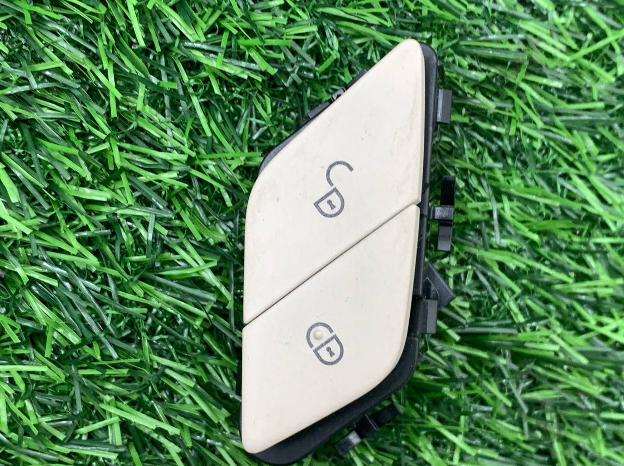 Кнопка центрального замка Mercedes S W222 Левая, 1000 рублей, Москва