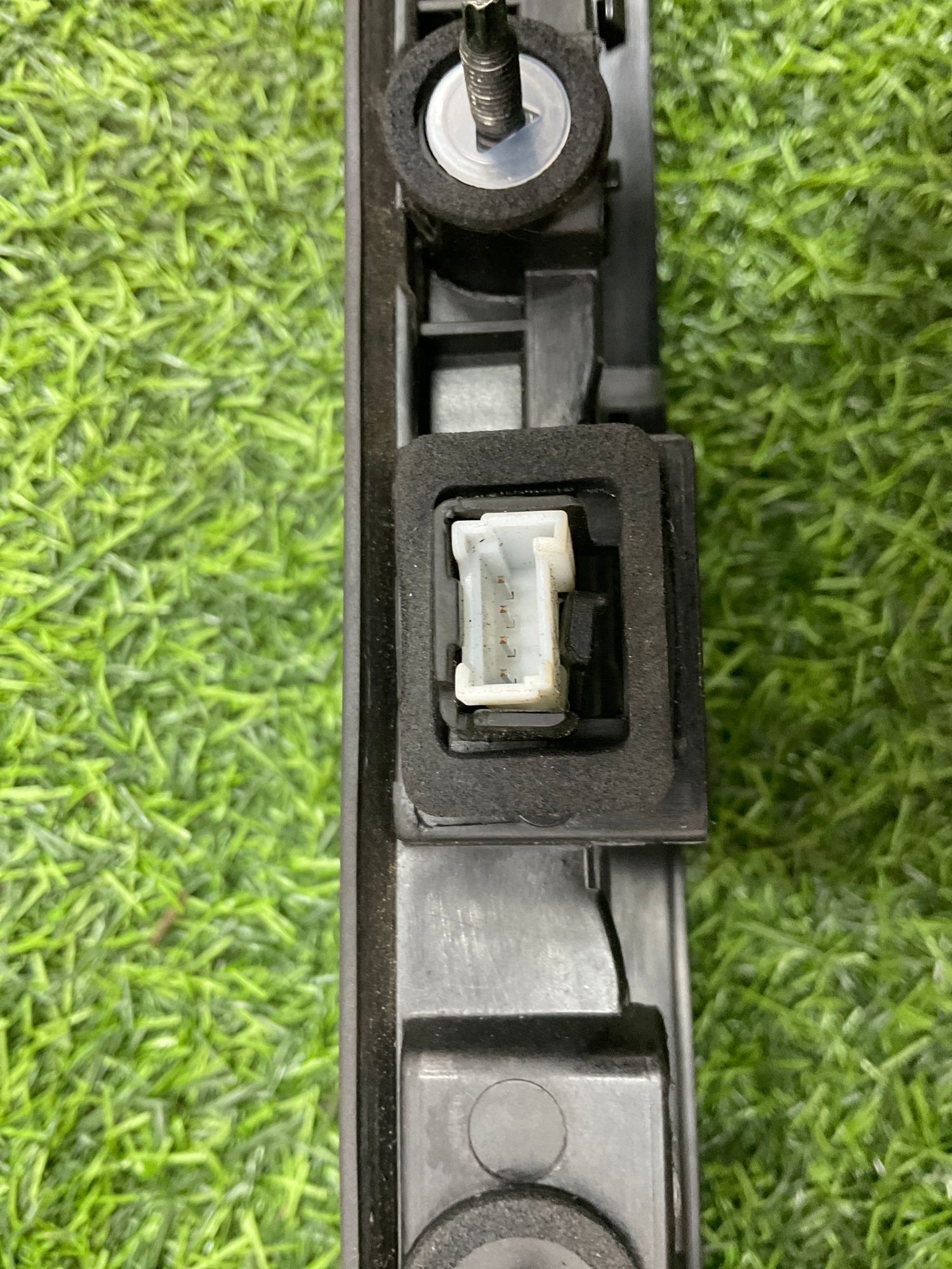 https://ycs.partsauto.market/partsauto-images/thmbs/userImages/h353NjtZg3VDP19b5HMt7LlpbQ93/part/56160ffc-da05-4b55-a7cb-fd9da0d8ba56_1742204121851.jpg