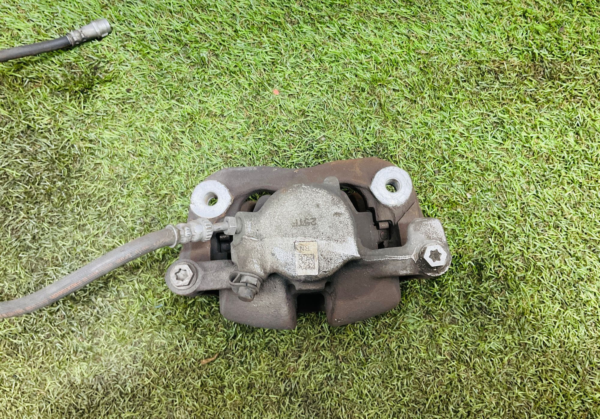 Суппорт тормозной передний левый BMW 5 серия, G30/G31, 4000 рублей, Москва