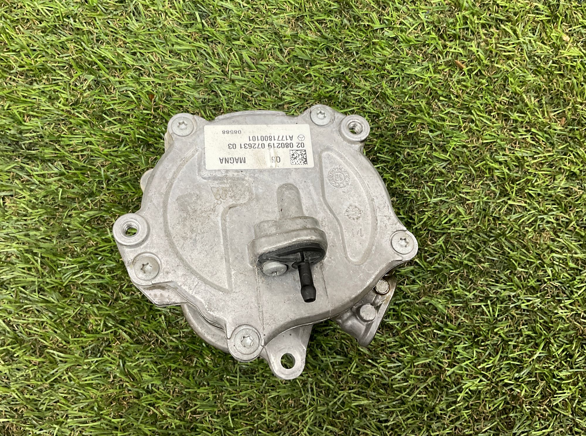 https://ycs.partsauto.market/partsauto-images/thmbs/userImages/h353NjtZg3VDP19b5HMt7LlpbQ93/part/575b0352-4114-46b9-bd37-44037dfbde7d_1749821245642.jpg