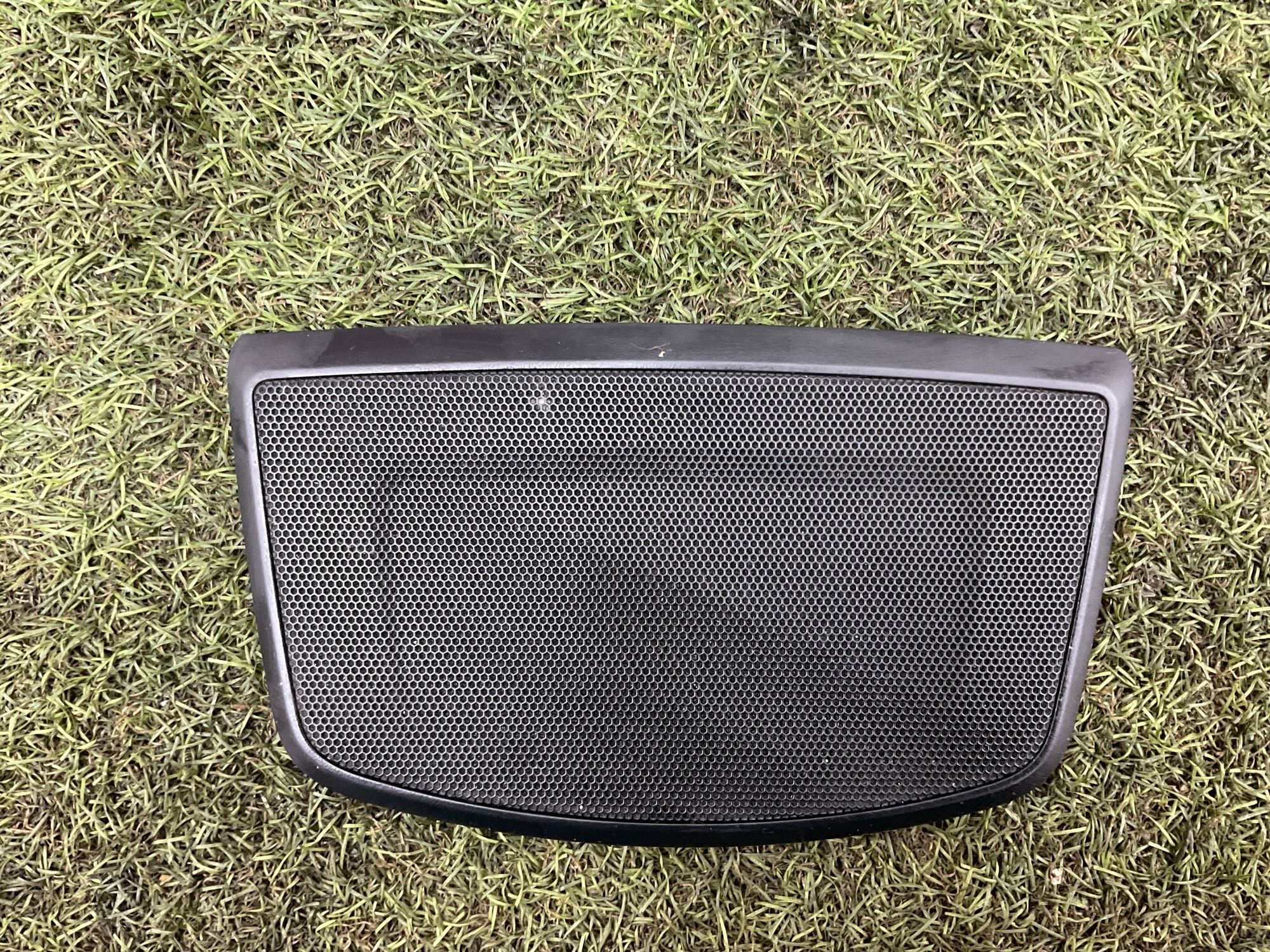 Накладка сетка динамика BMW 3 серия, F30/F31, 1000 рублей, Москва