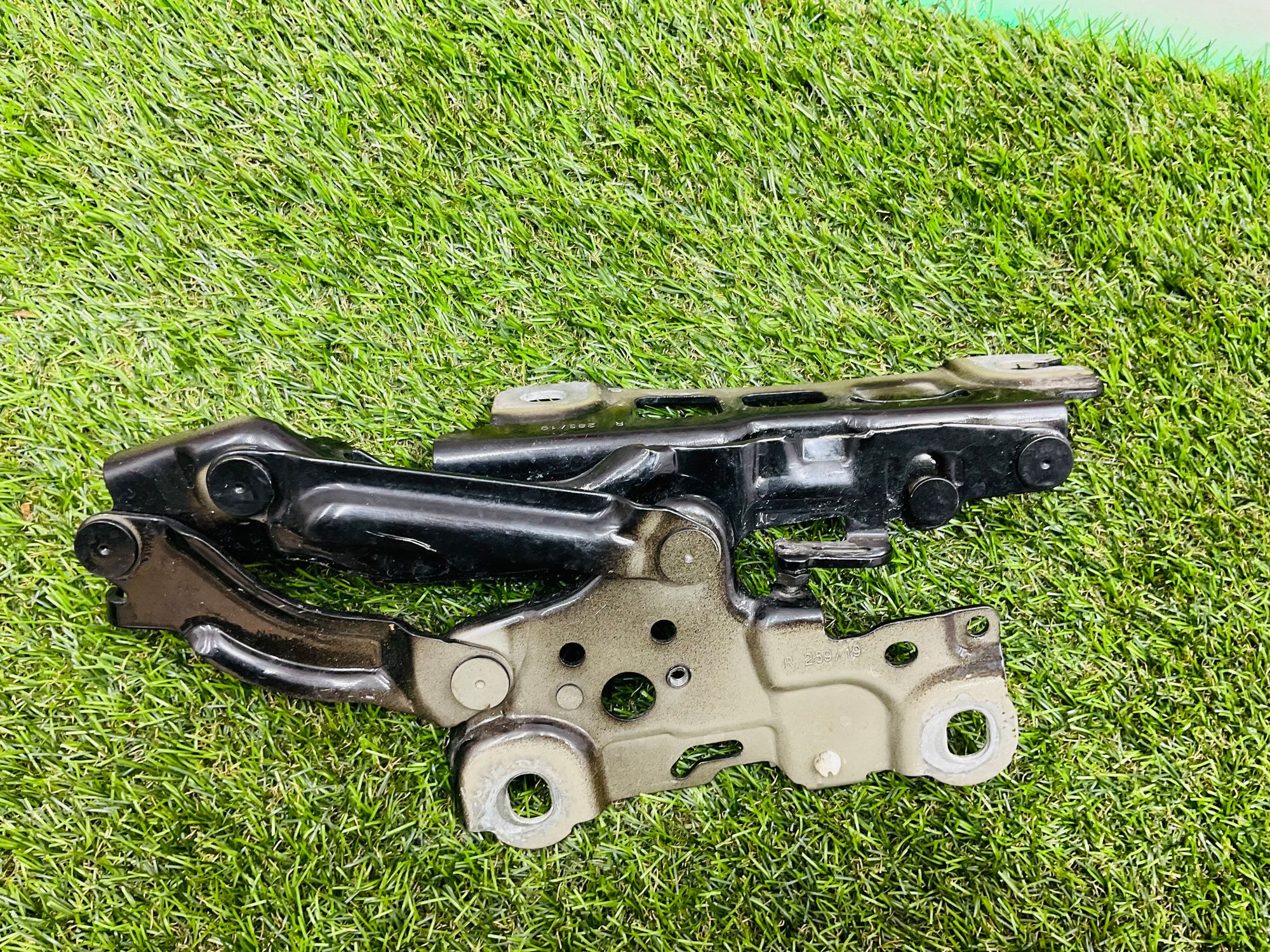 https://ycs.partsauto.market/partsauto-images/thmbs/userImages/h353NjtZg3VDP19b5HMt7LlpbQ93/part/5823c0e3-fae7-4553-8041-8decb6c82afa_1785421071869.jpg